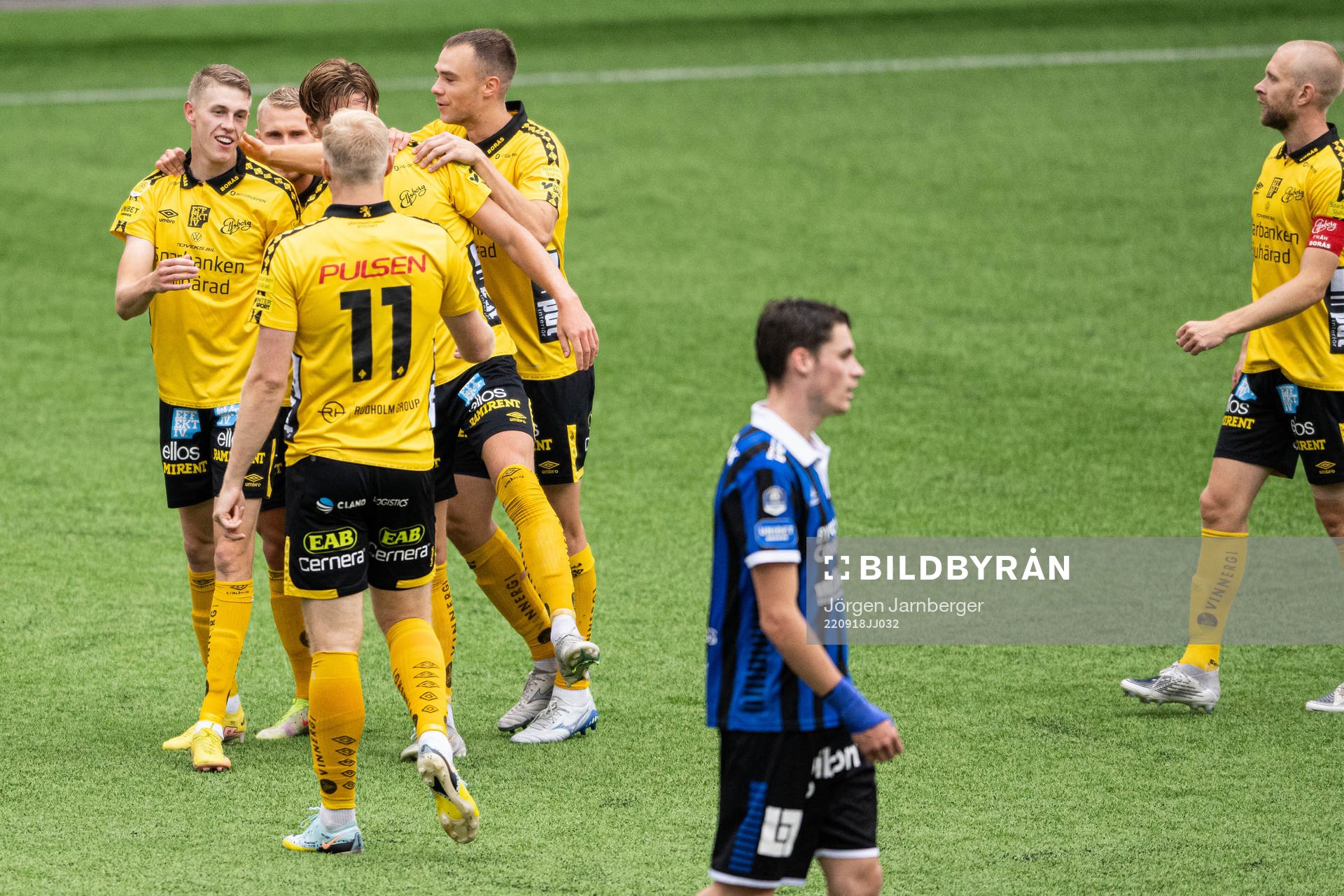 Elfsborgs spelare jublar med Alexander Bernhardsson