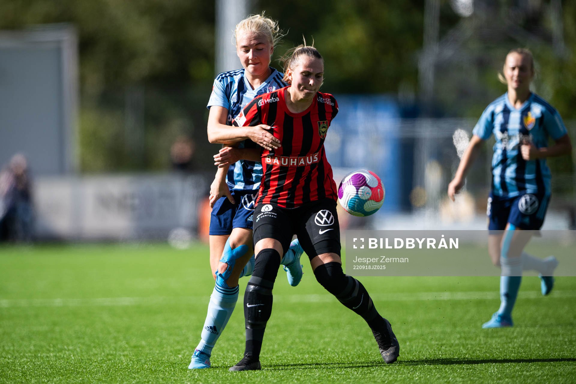 Djurgårdens Stinalisa Johansson och Brommapojkarnas Frida