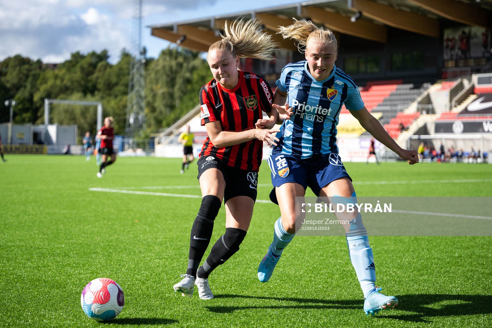 Brommapojkarnas Wilma Wärulf och Djurgårdens Stinalisa