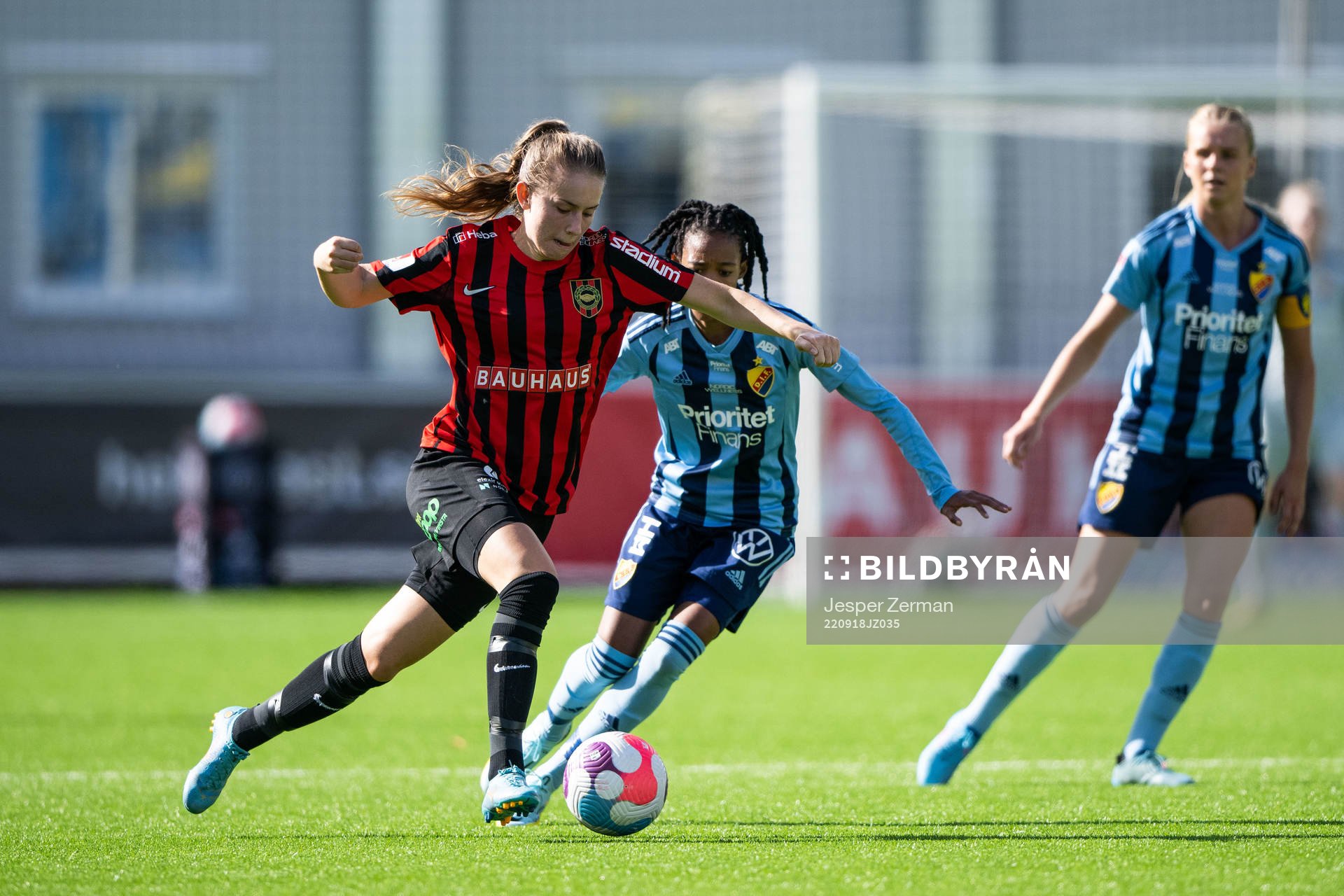 Brommapojkarnas Ida Bengtsson och Djurgårdens Linda