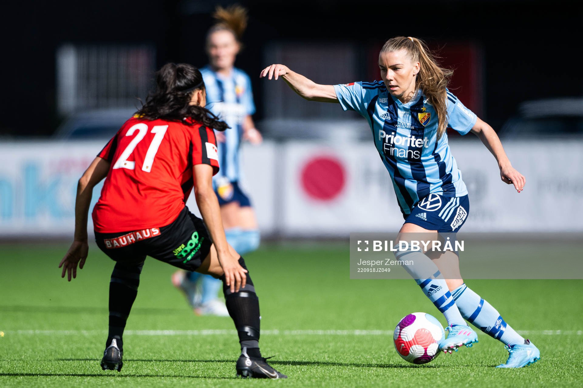 Brommapojkarnas Tempest-Marie Norlin och Djurgårdens Ebba