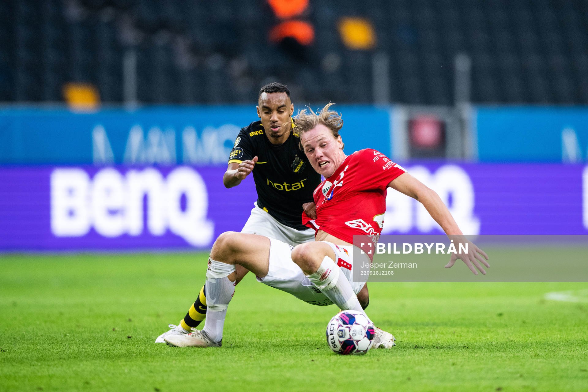 AIKs Bilal Hussein och Degerfors Adam Carlen