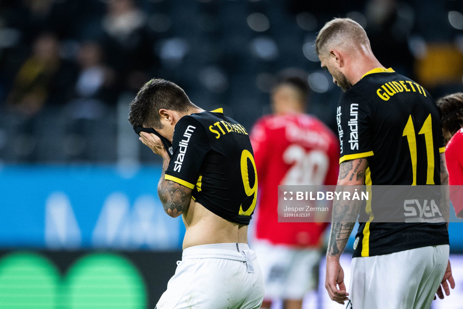AIKs Nicolas Stefanelli och John Guidetti deppar