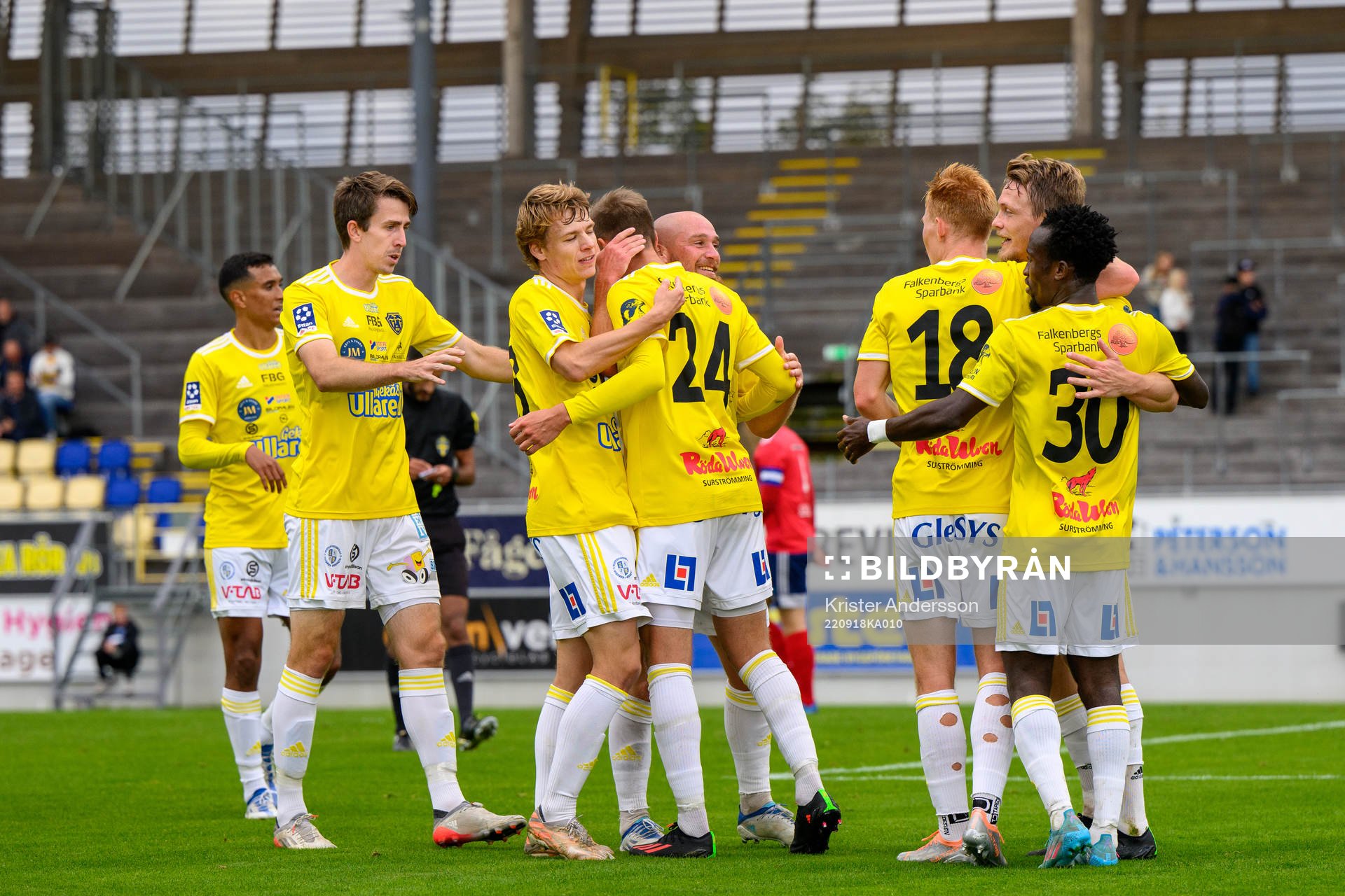 Falkenbergs spelare jublar