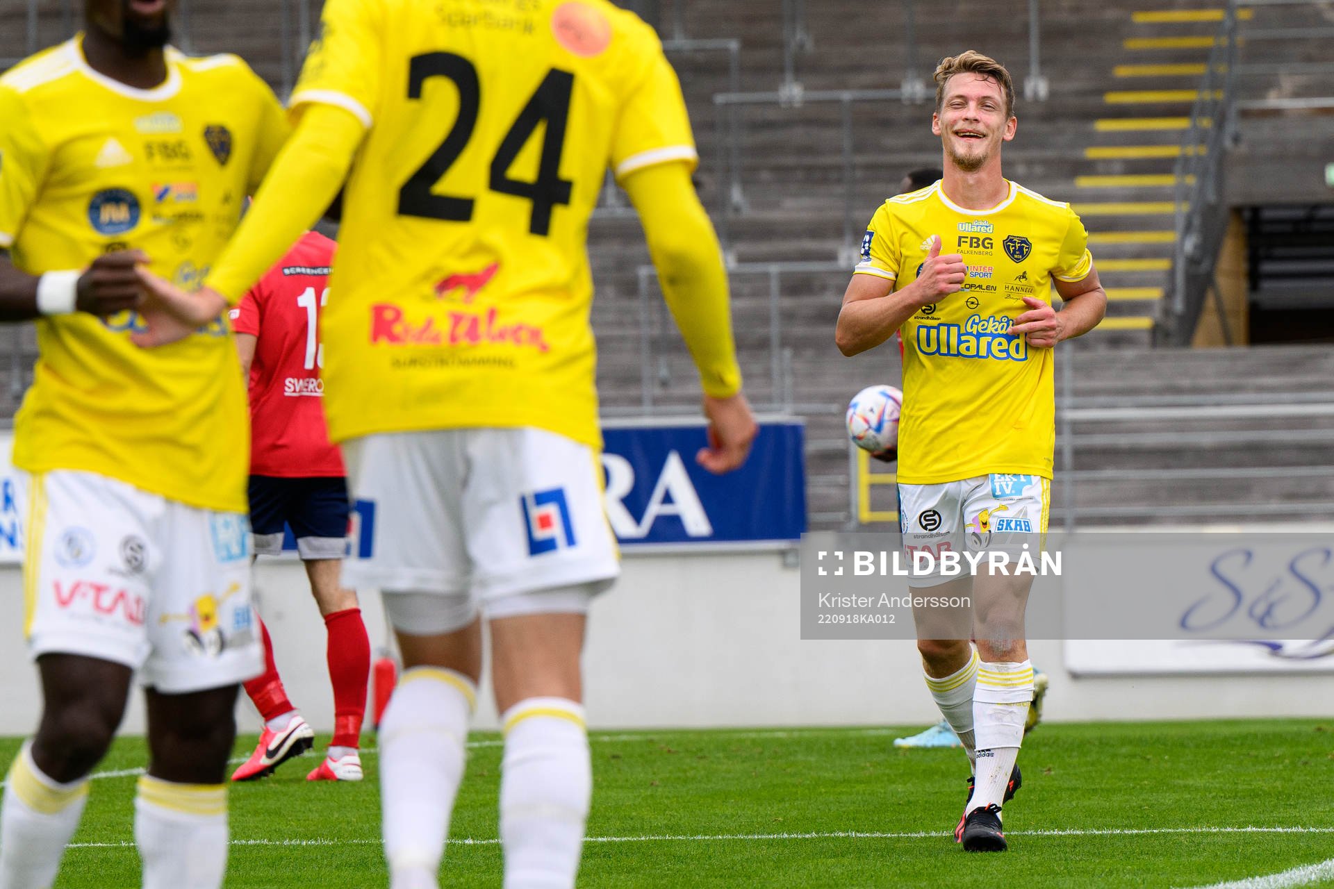 Falkenbergs Robin Hofsö jublar