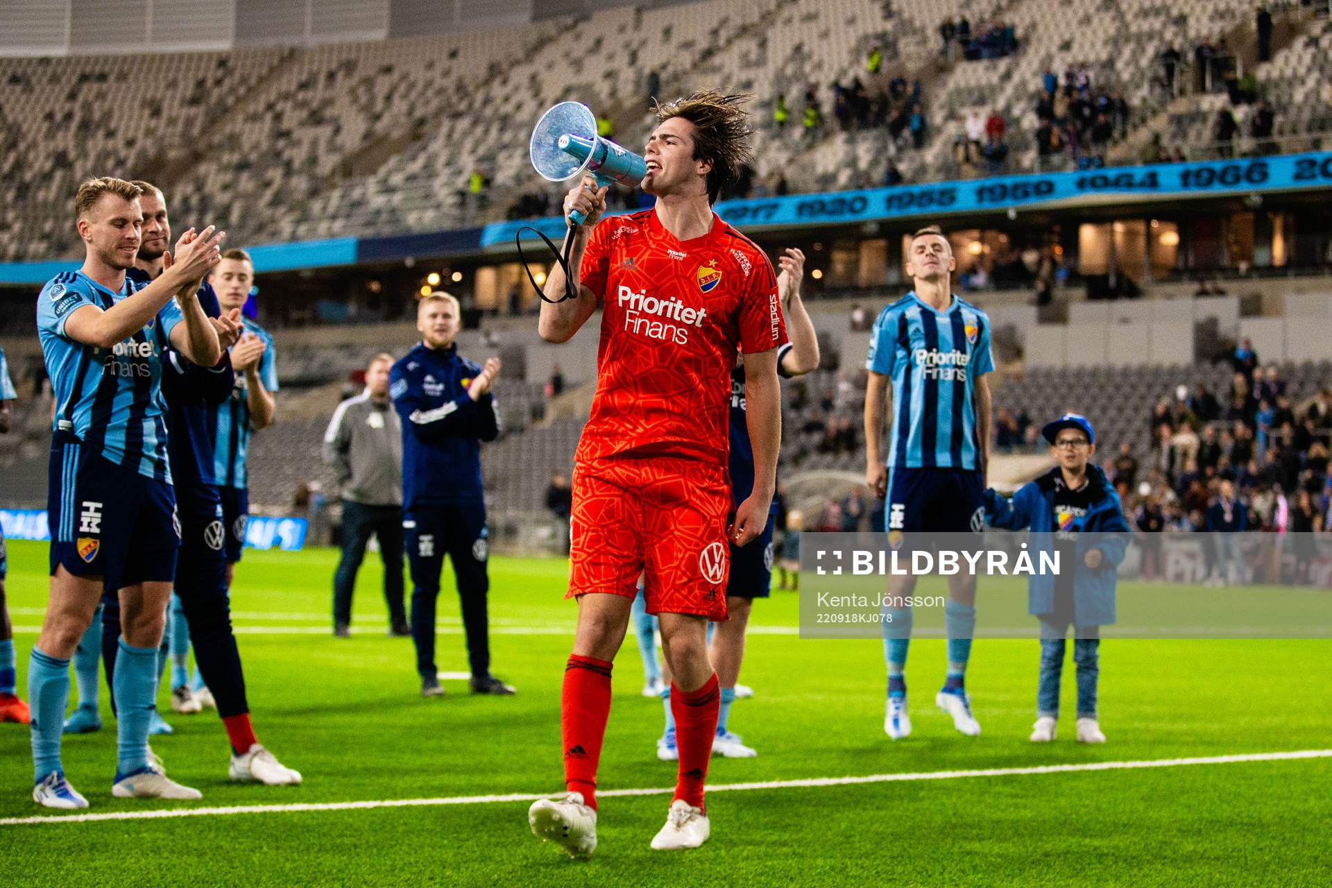 Djurgårdens målvakt Jacob Widell Zetterström jublar