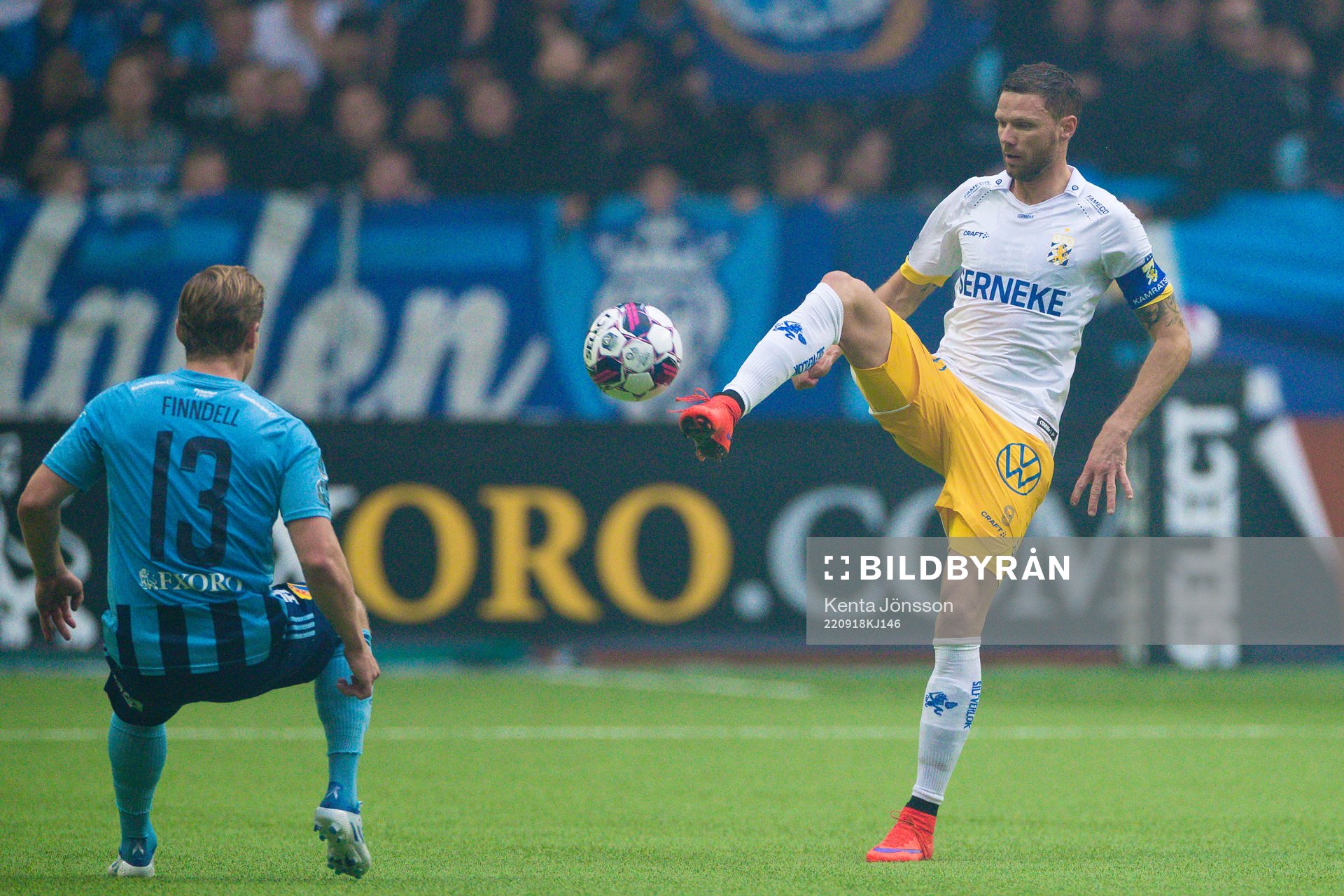 Djurgårdens Hampus Finndell och IFK Göteborgs Marcus Berg
