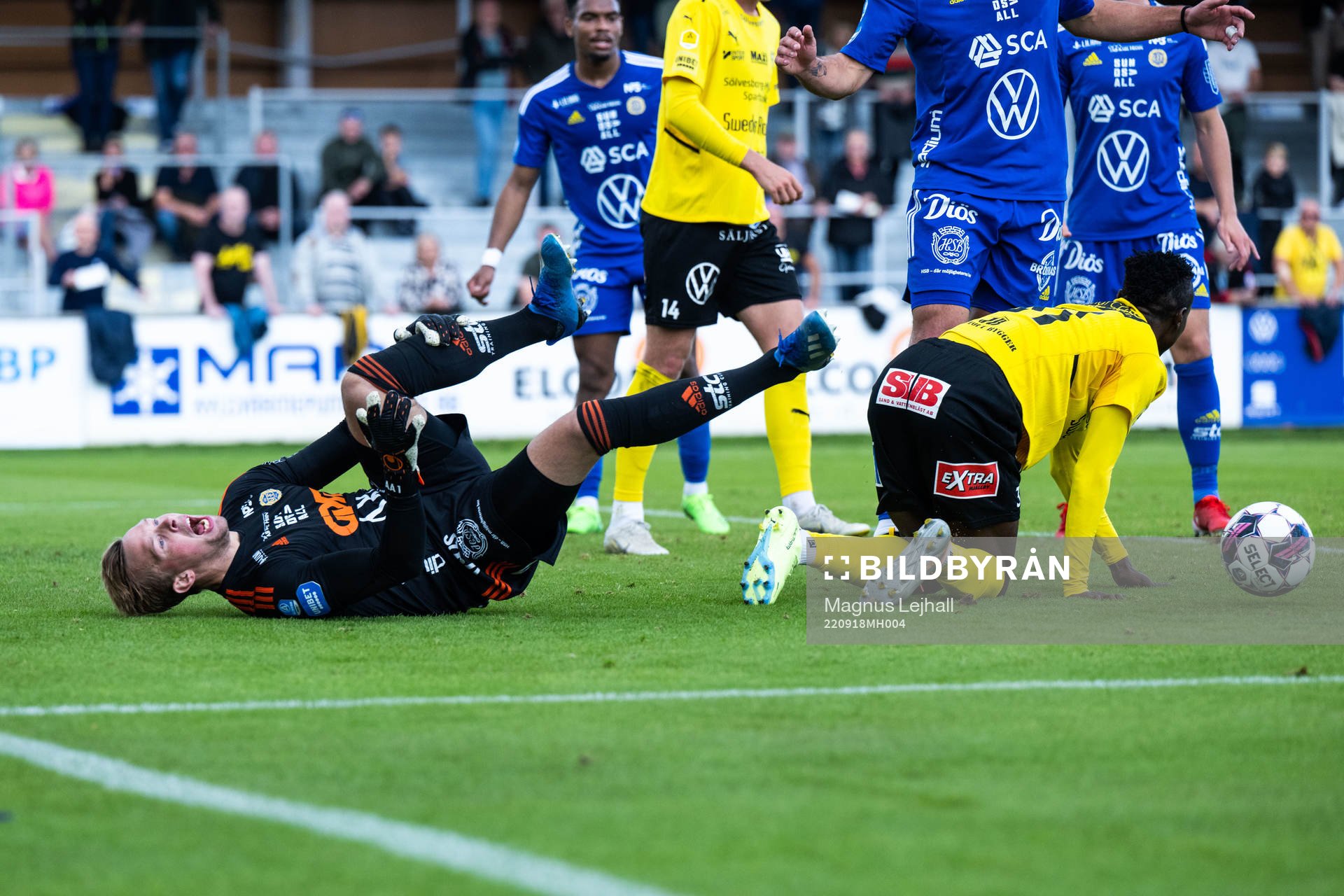 GIF Sundsvalls målvakt Andreas Andersson har ont