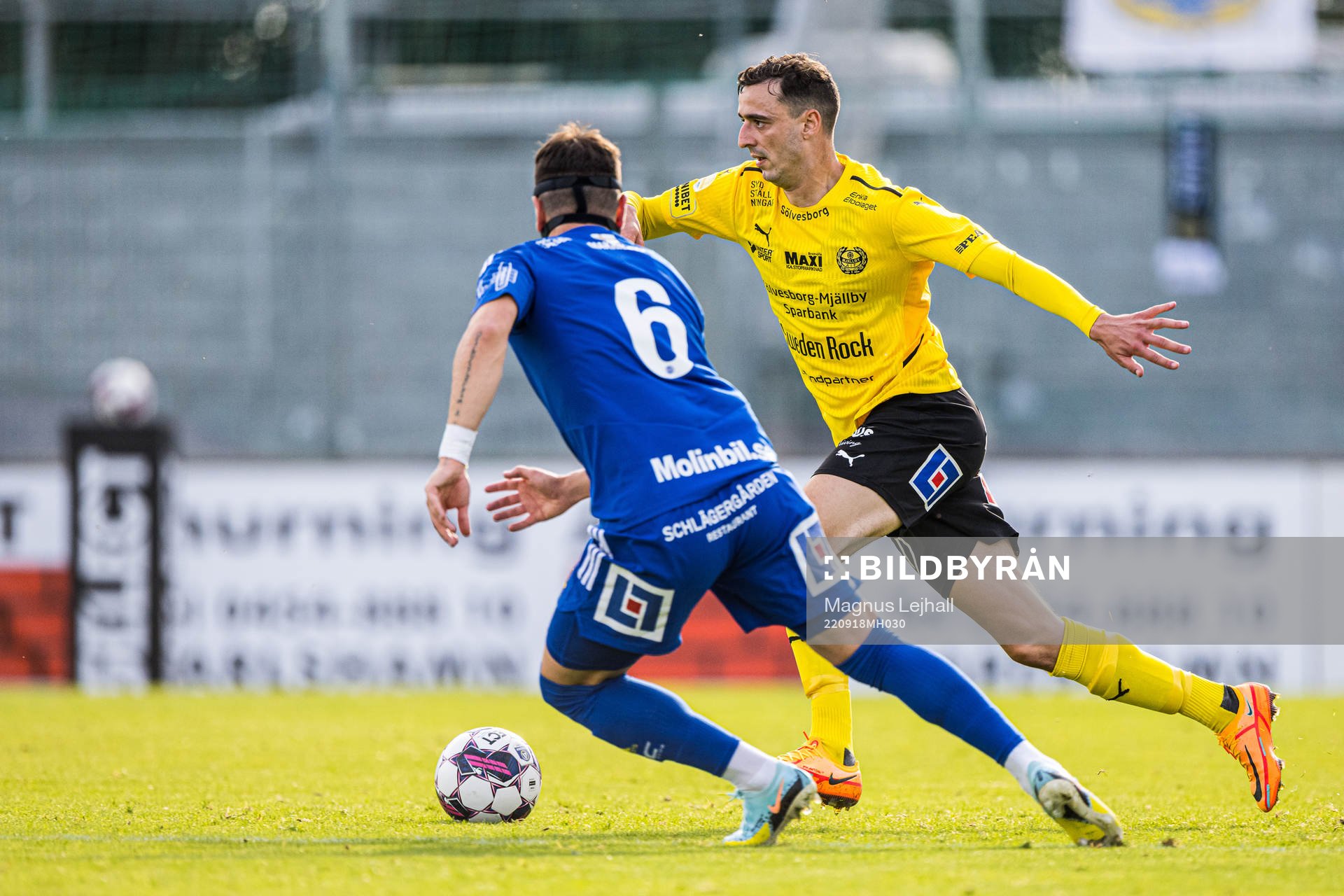 Mjällbys Jetmir Haliti och Sundsvalls Peter Makrillos