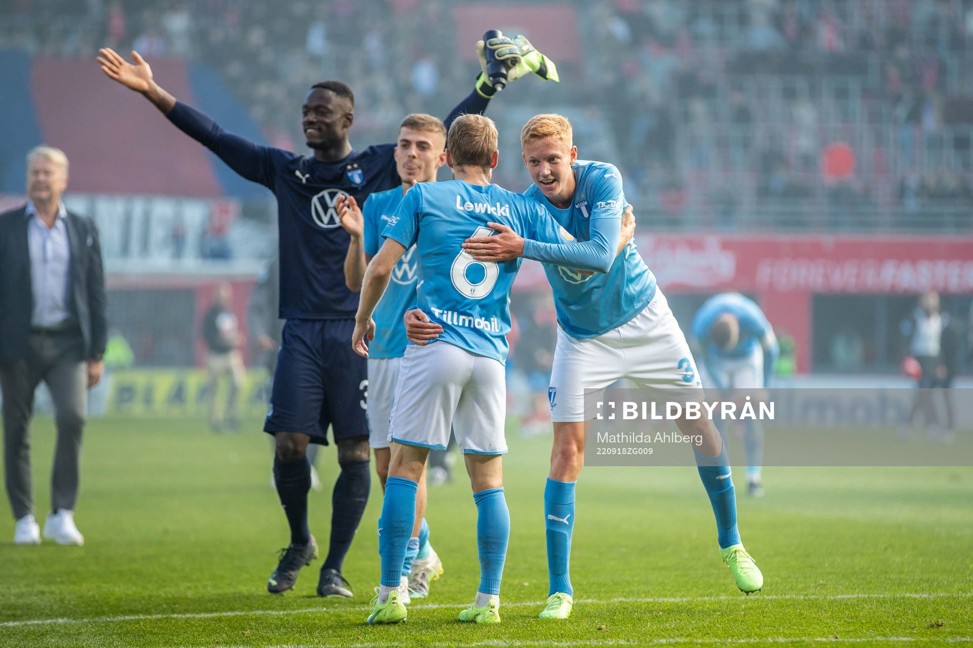 Malmö FFs Oscar Lewicki och Hugo Larsson jublar