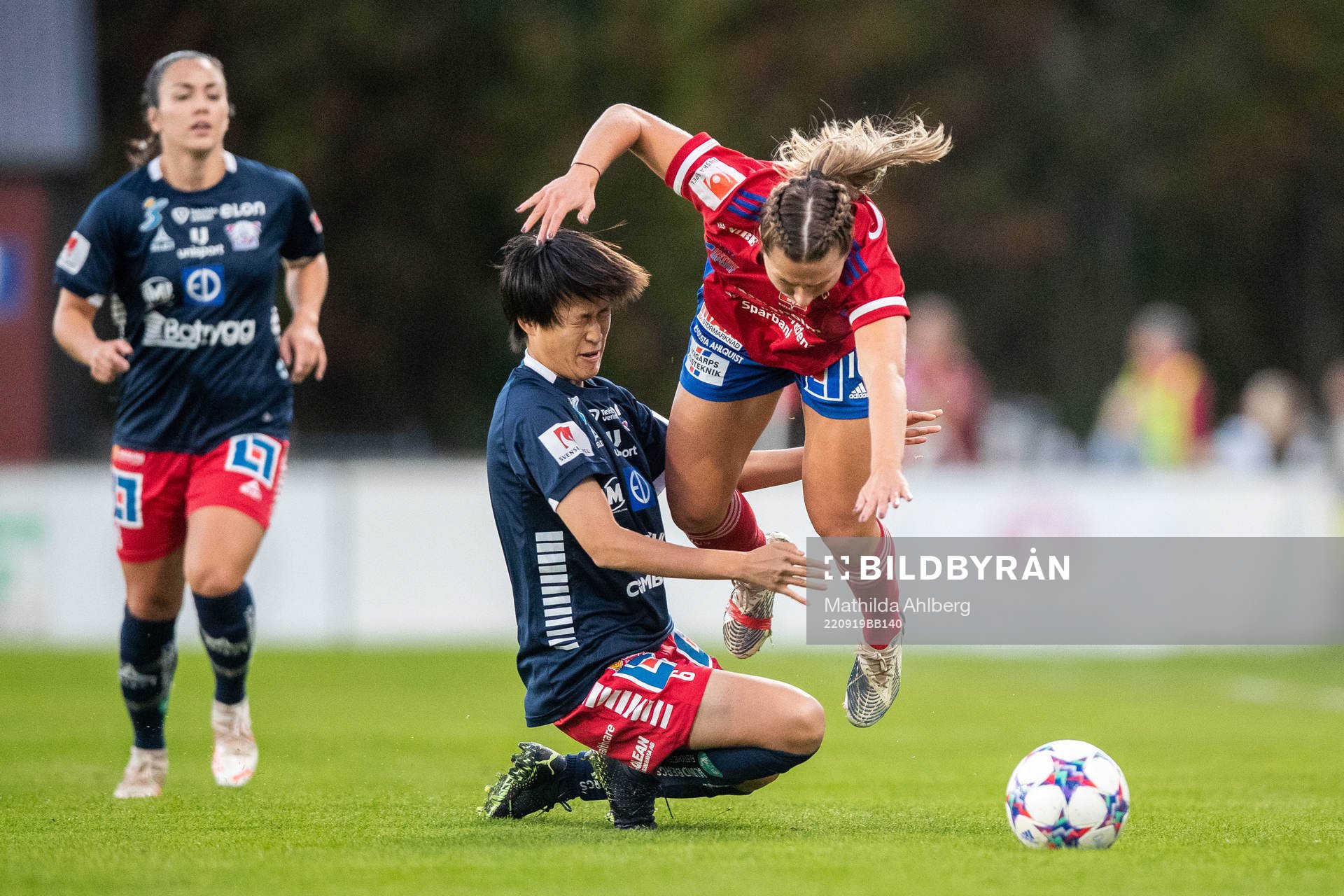 Linköpings Saori Takarada och Vittsjös Sarah Stratigakis