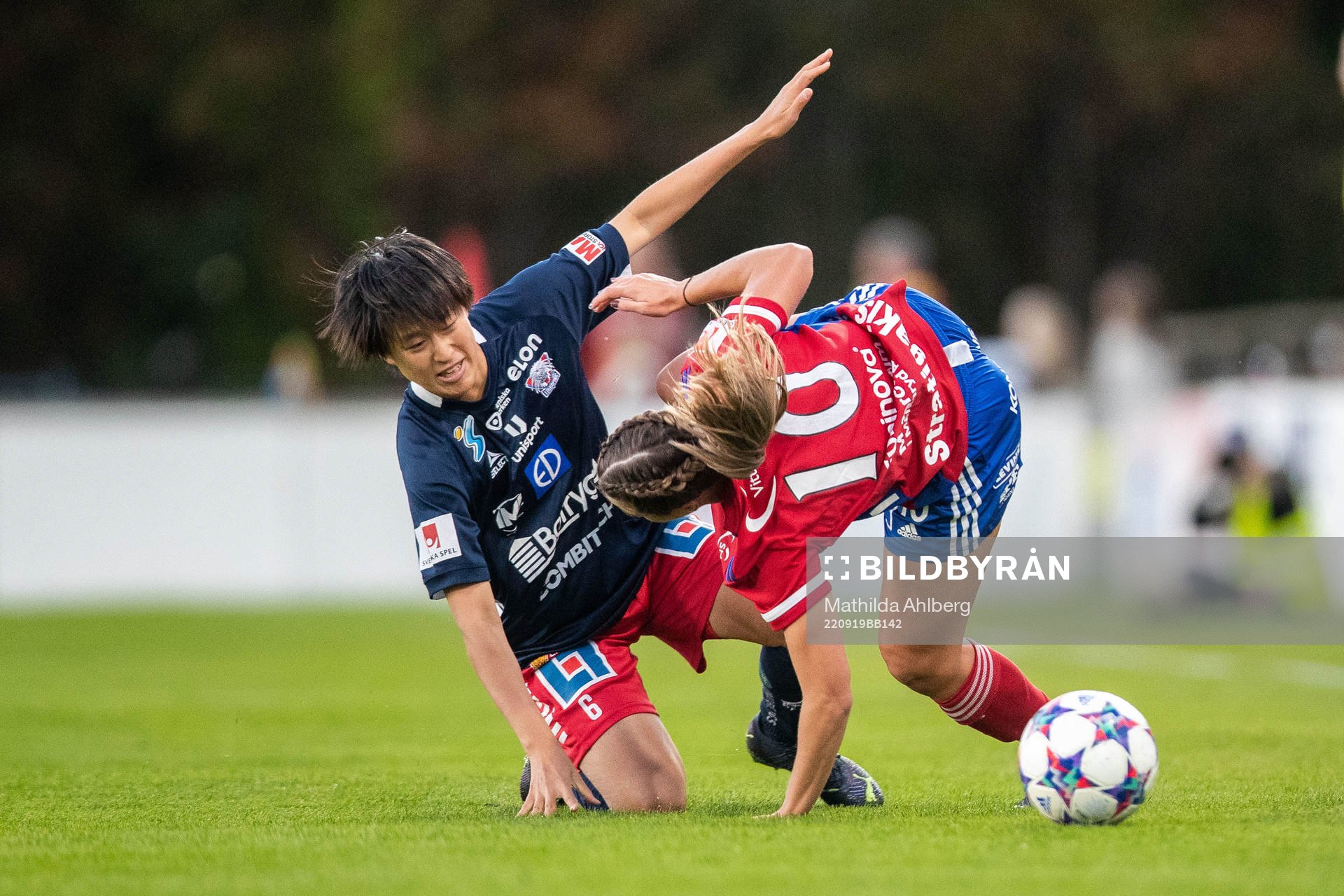 Linköpings Saori Takarada och Vittsjös Sarah Stratigakis