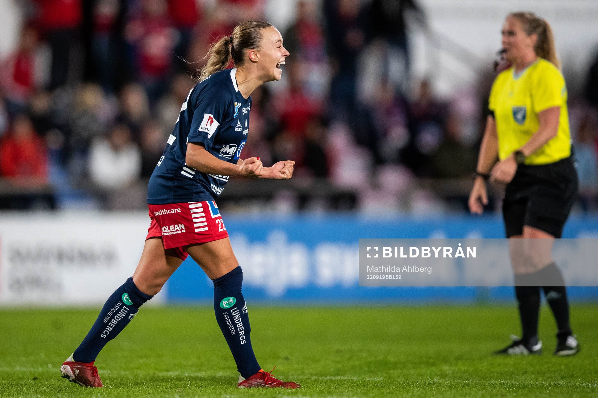 Linköpings Olga Ahtinen jublar