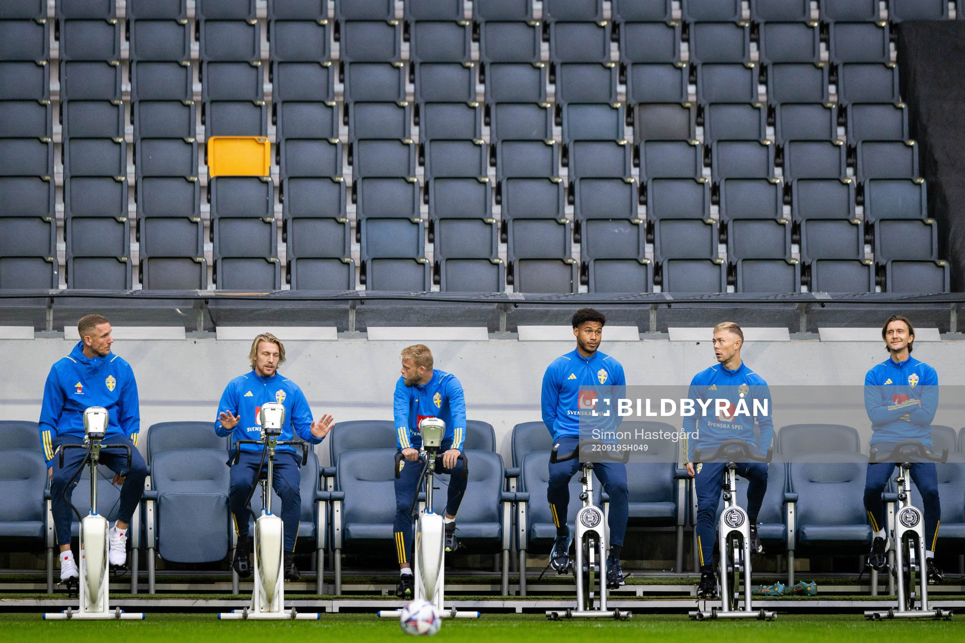 Goalkeeper Robin Olsen, Emil Forsberg, Daniel Lundgren, Jens-Lys Michel Cajuste, Joel Andersson and Kristoffer Olsson during a training session with the Swedish national football on September 19, 2022 in Stockholm.