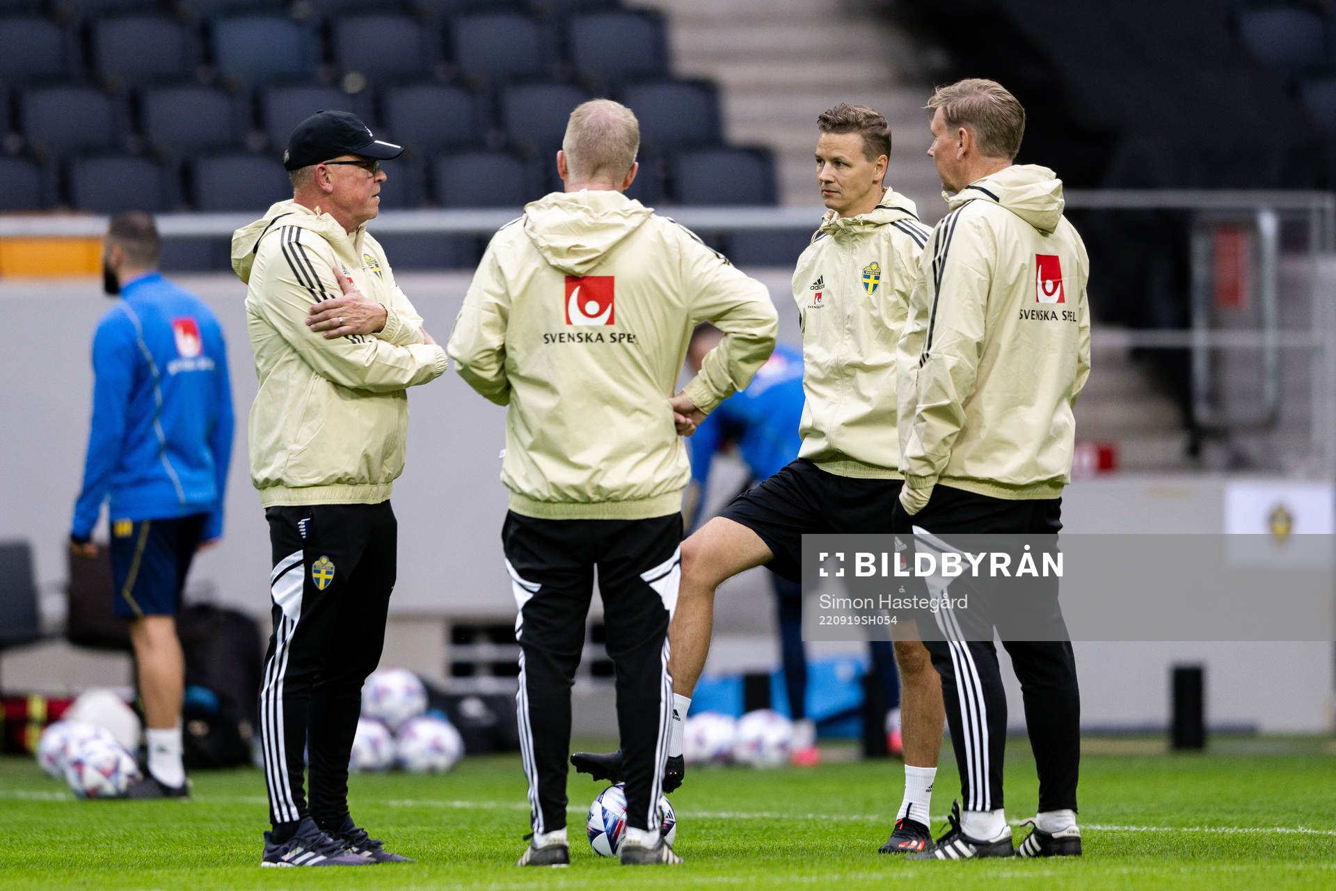 Head coach Janne Andersson and goalkeeper coach Maths