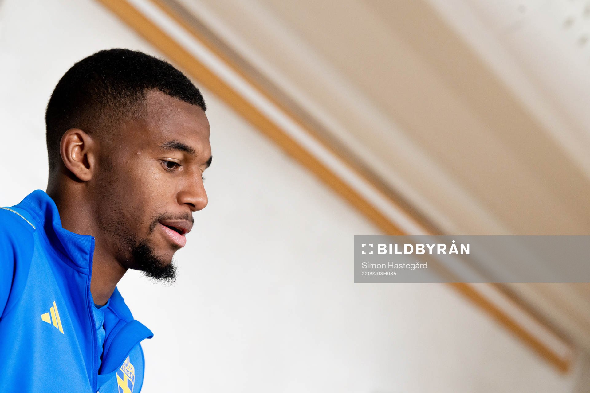 Isak Hien in the mixed zone after a training session with the Swedish national football team on September 20, 2022 in Stockholm. 