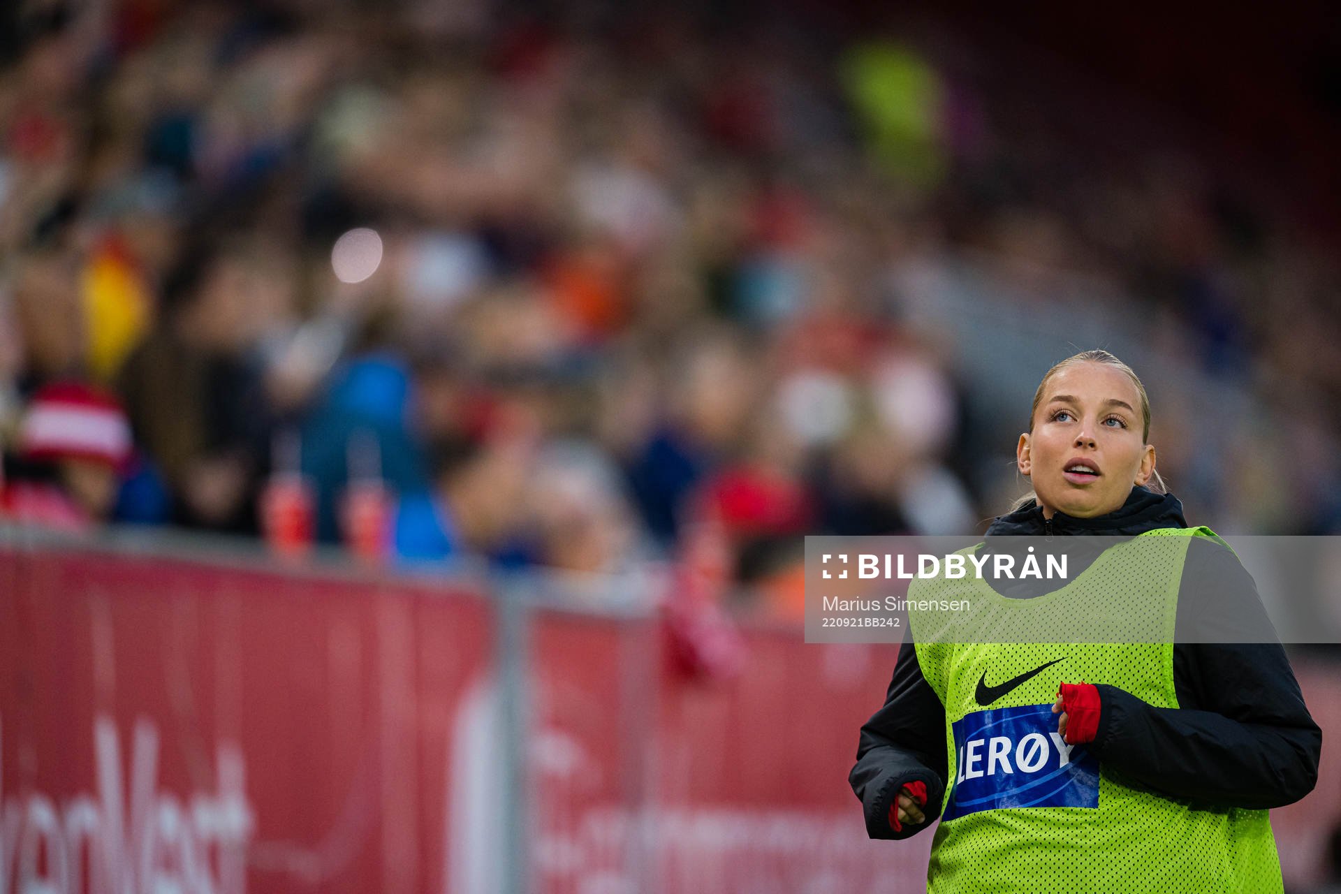 Rikke Bogetveit Nygard of Brann warms up
