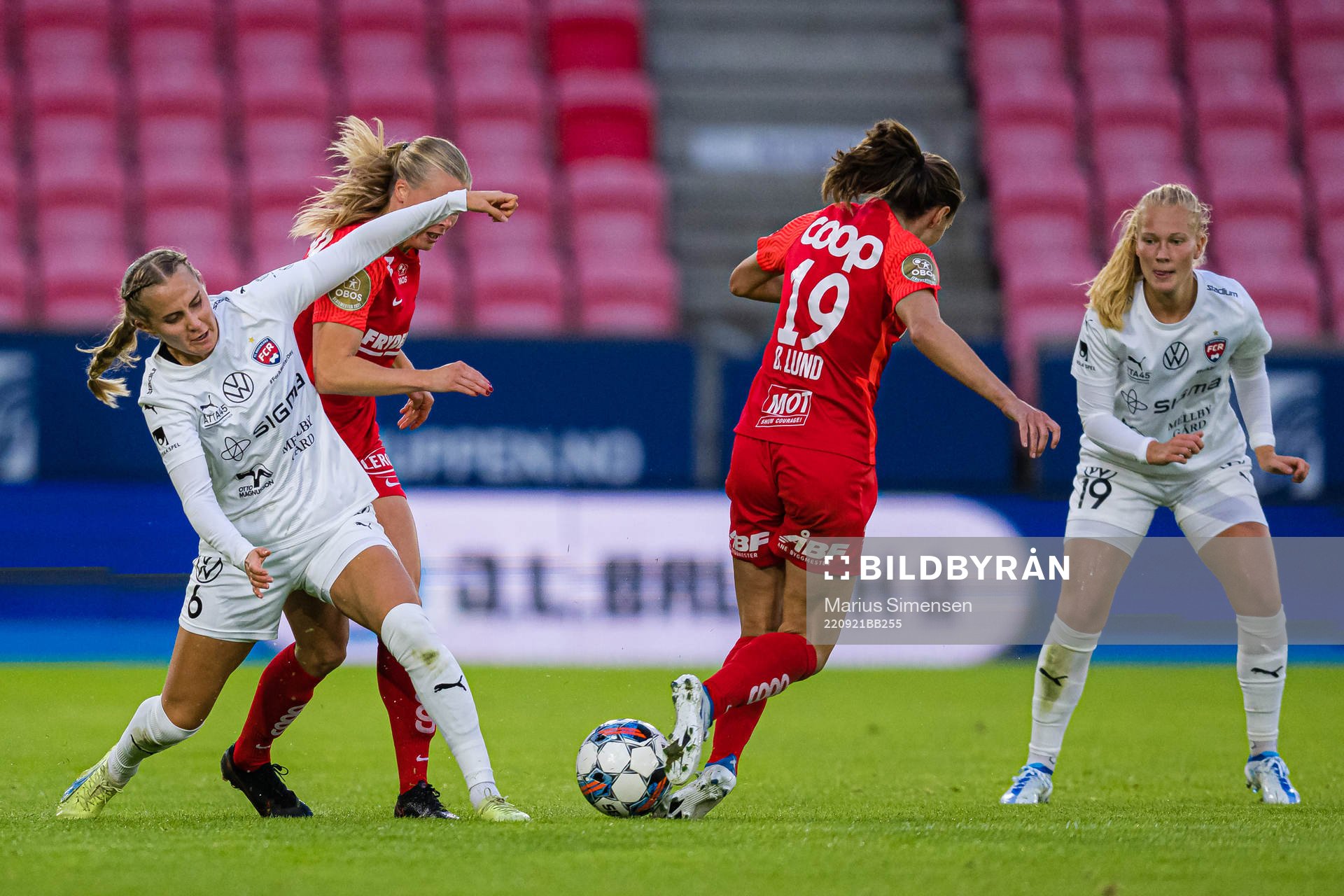 Ria Öling of Rosengård and Nora Eide Lie of Brann
