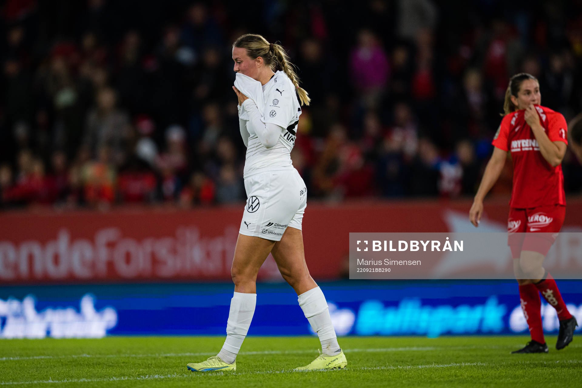Stefanie Sanders of Rosengård looks dejected