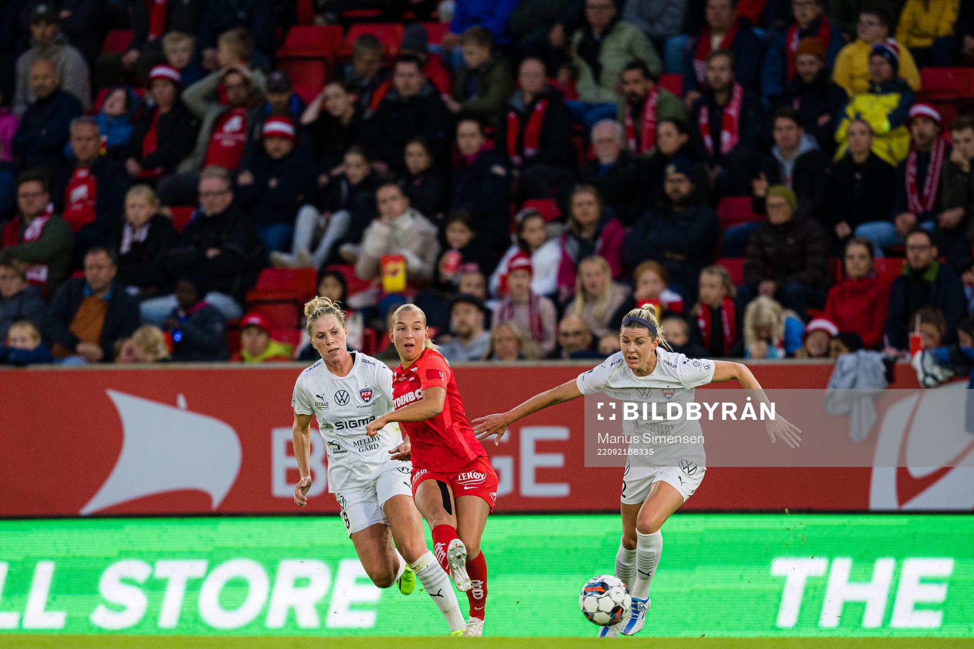 Rikke Bogetveit Nygard of Brann and Olivia Schough of