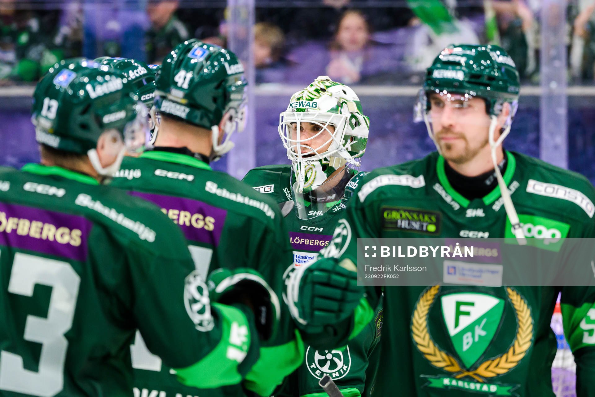 Färjestads målvakt Matthew Tomkins jublar