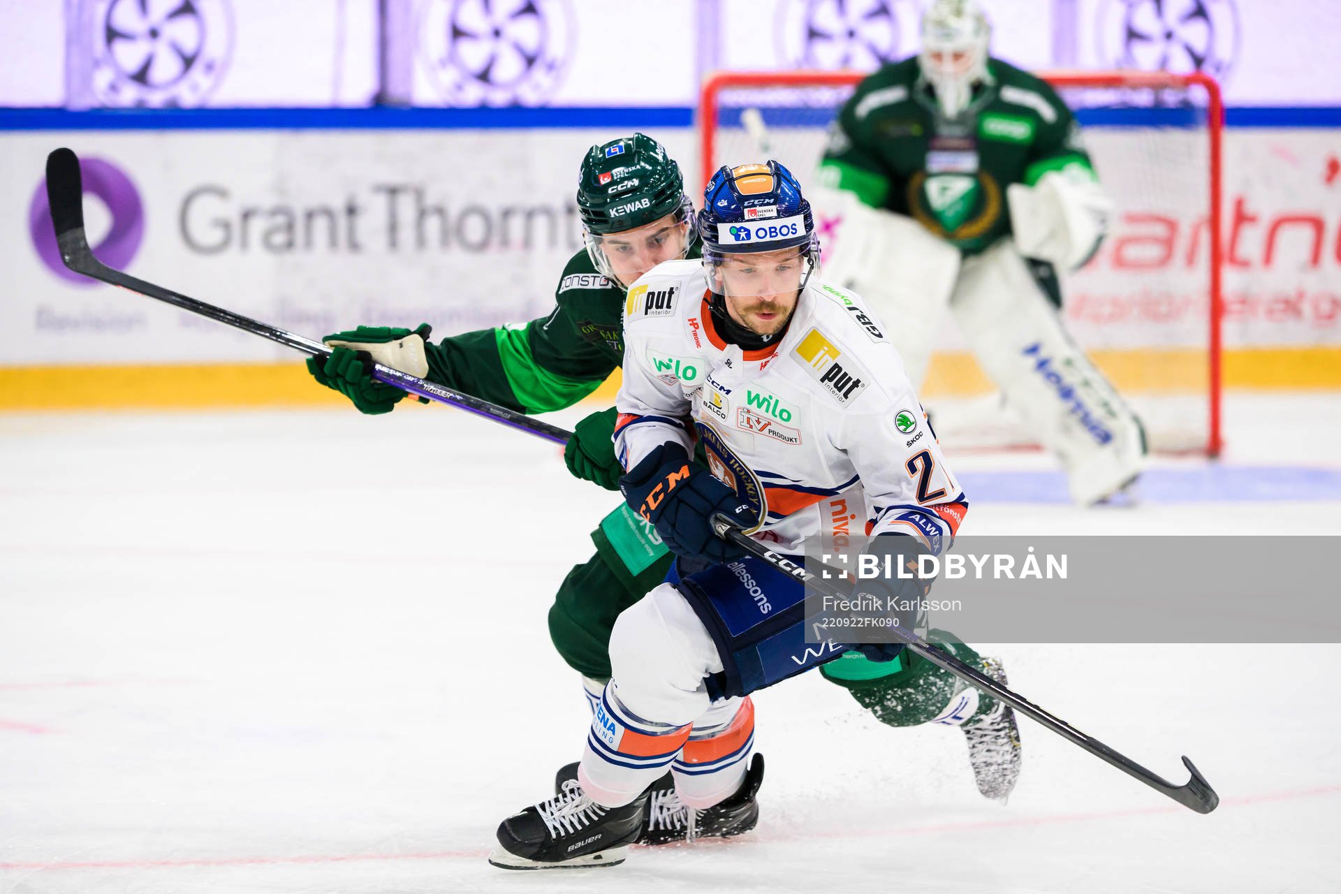 Färjestads Joel Nyström och Växjös Brian Cooper