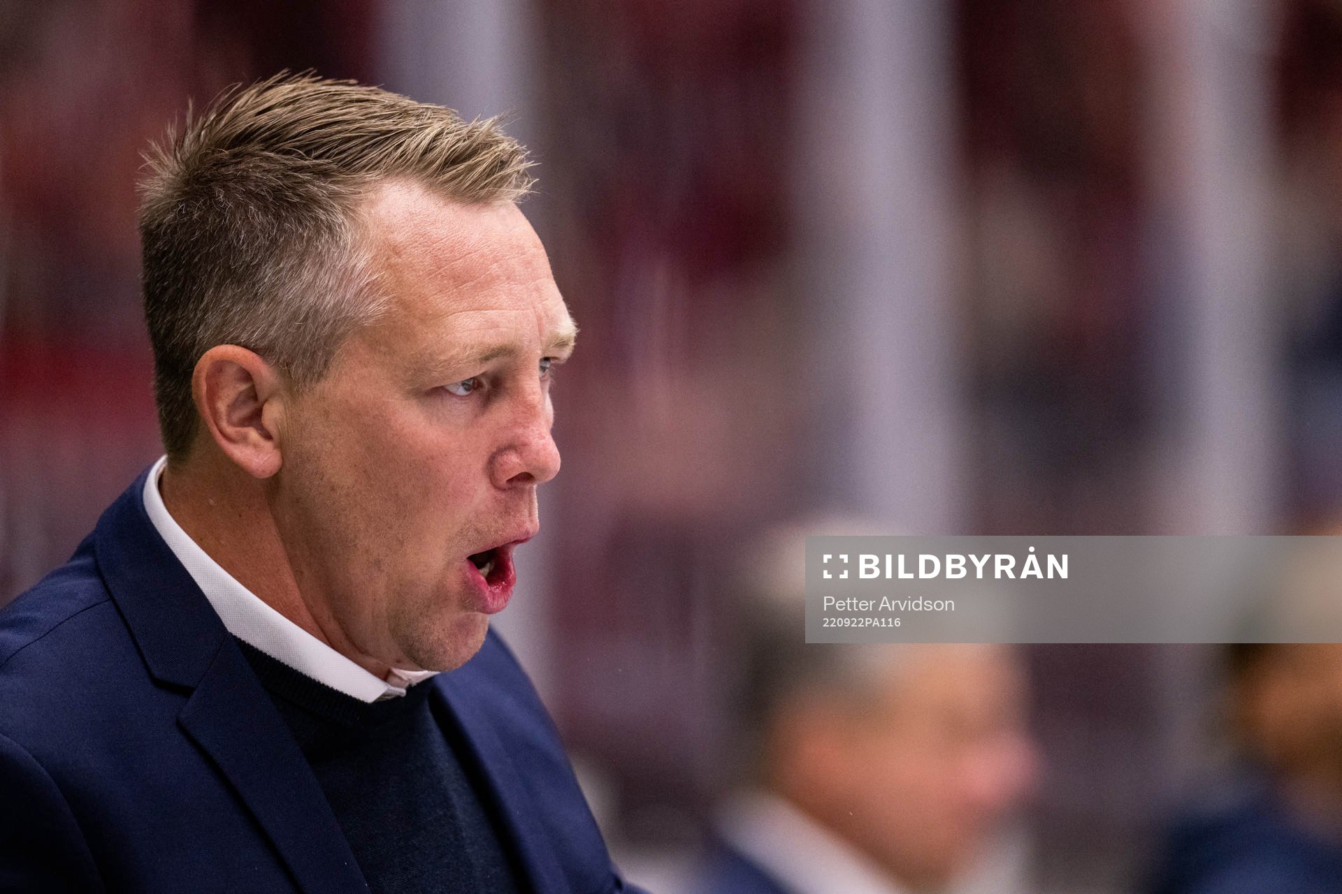 HV71s assisterande tränare Johan Åkerman