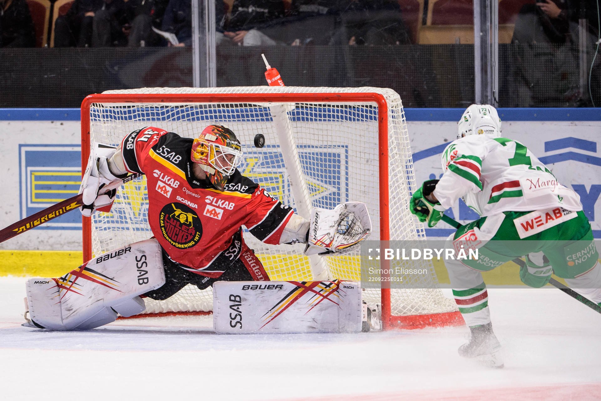 Luleås målvakt Joel Lassinantti släpper in 0-3 av