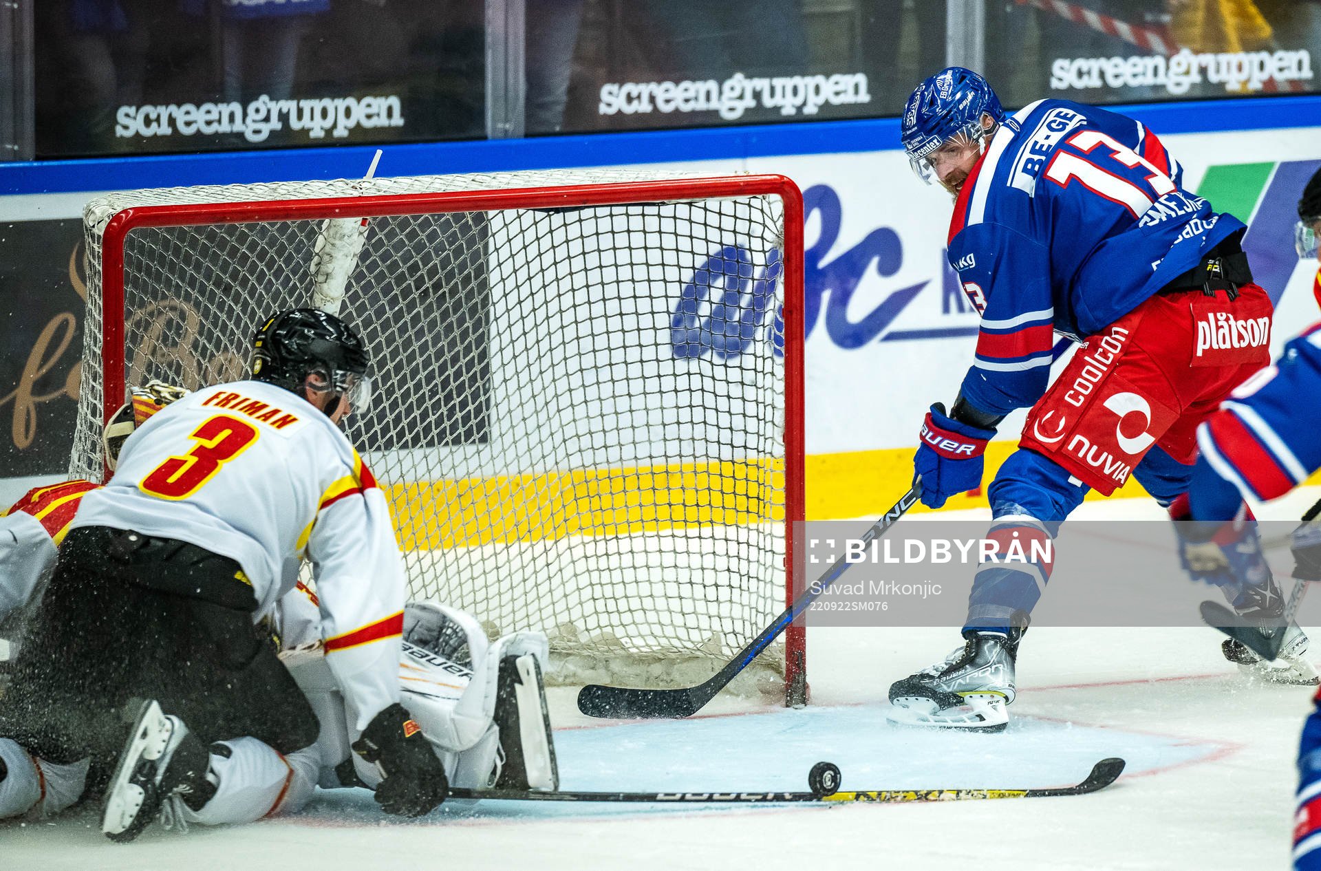 Brynäs målvakt Veini Vehviläinen samt Niklas Friman och