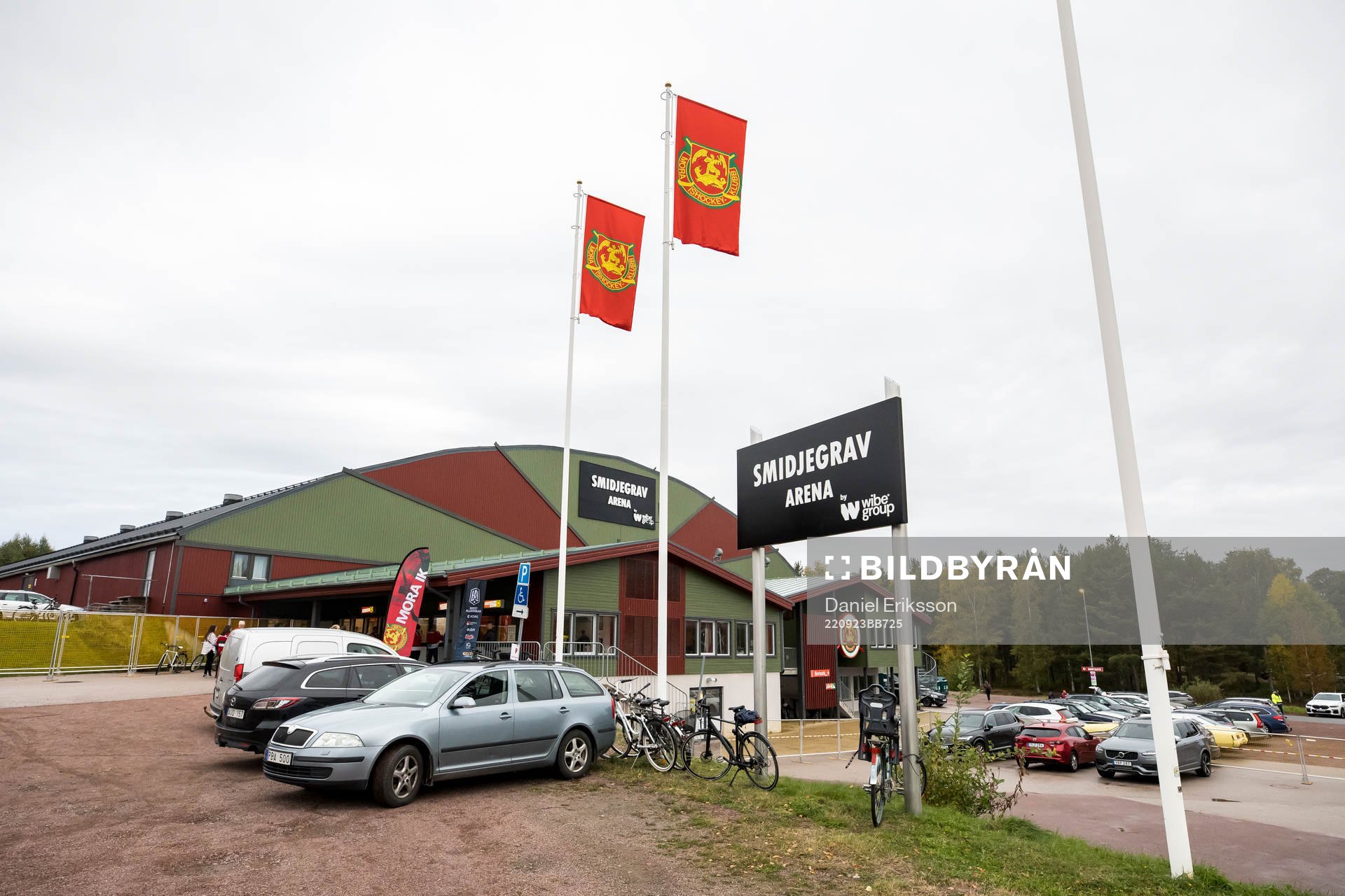 Smidjegrav Arena innan ishockeymatchen i Hockeyallsvenskan