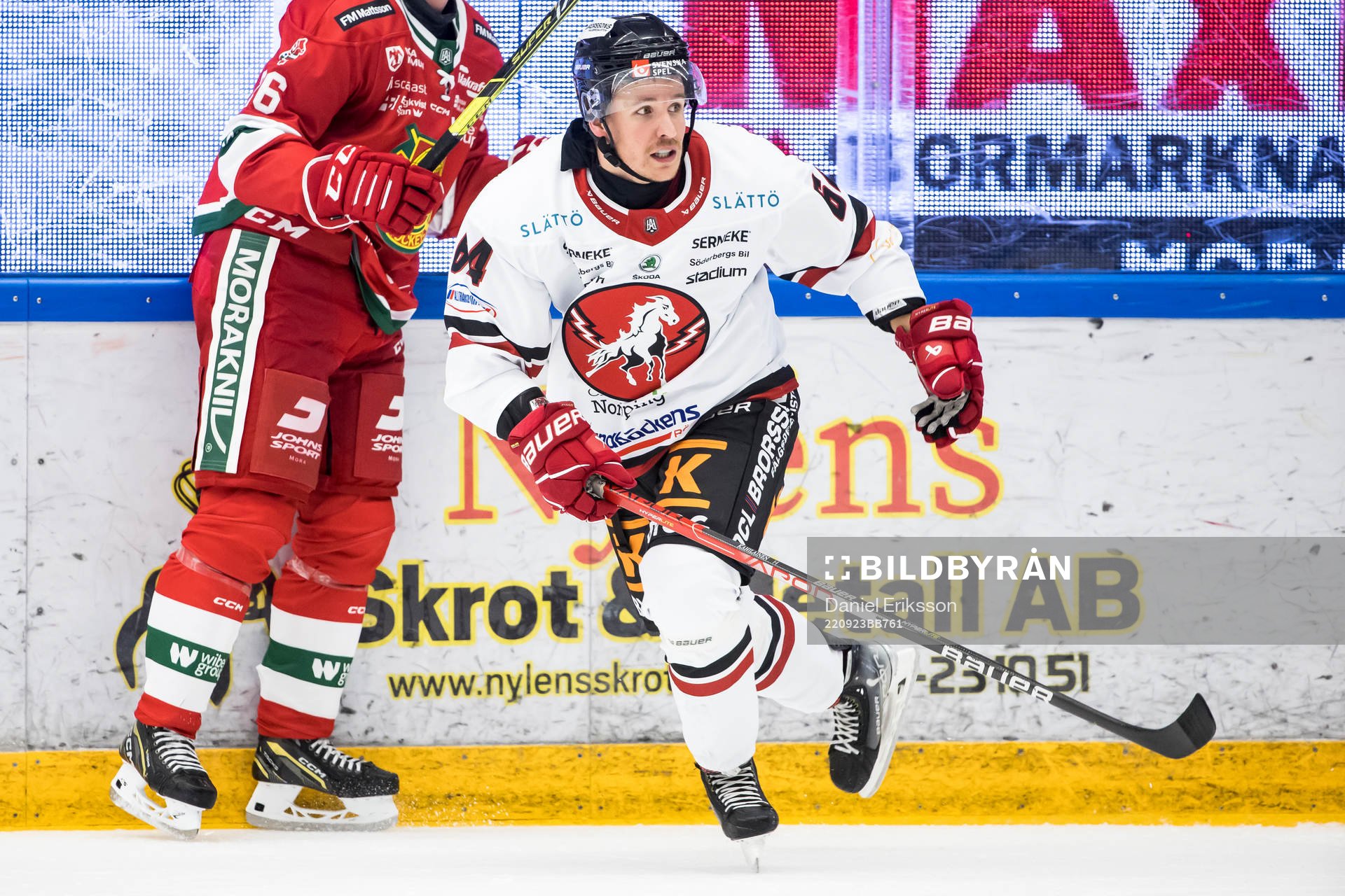 Moras Isac Heens och Vita Hästens Rasmus Kahilainen