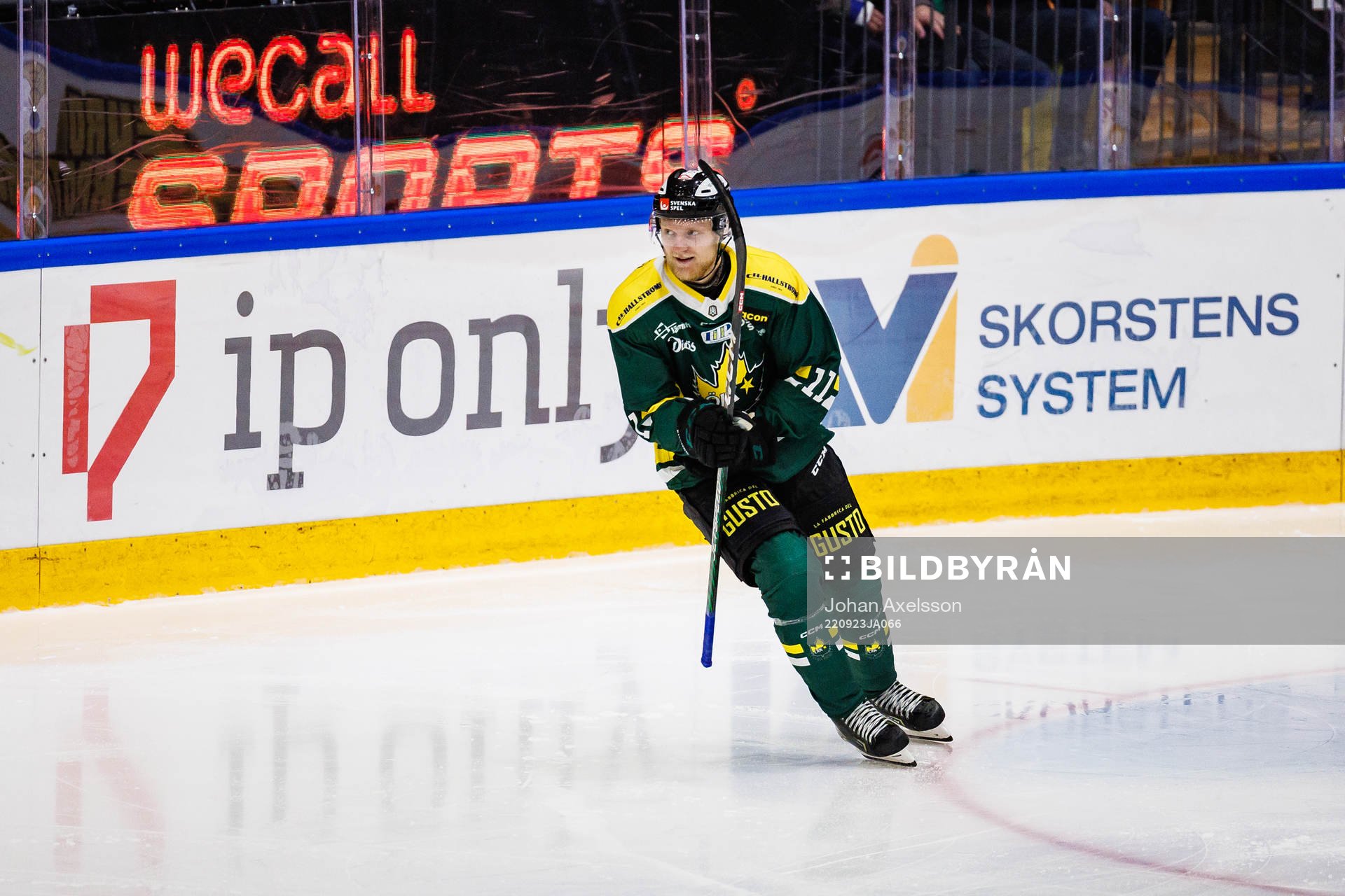 Östersunds Oscar Pentler jublar