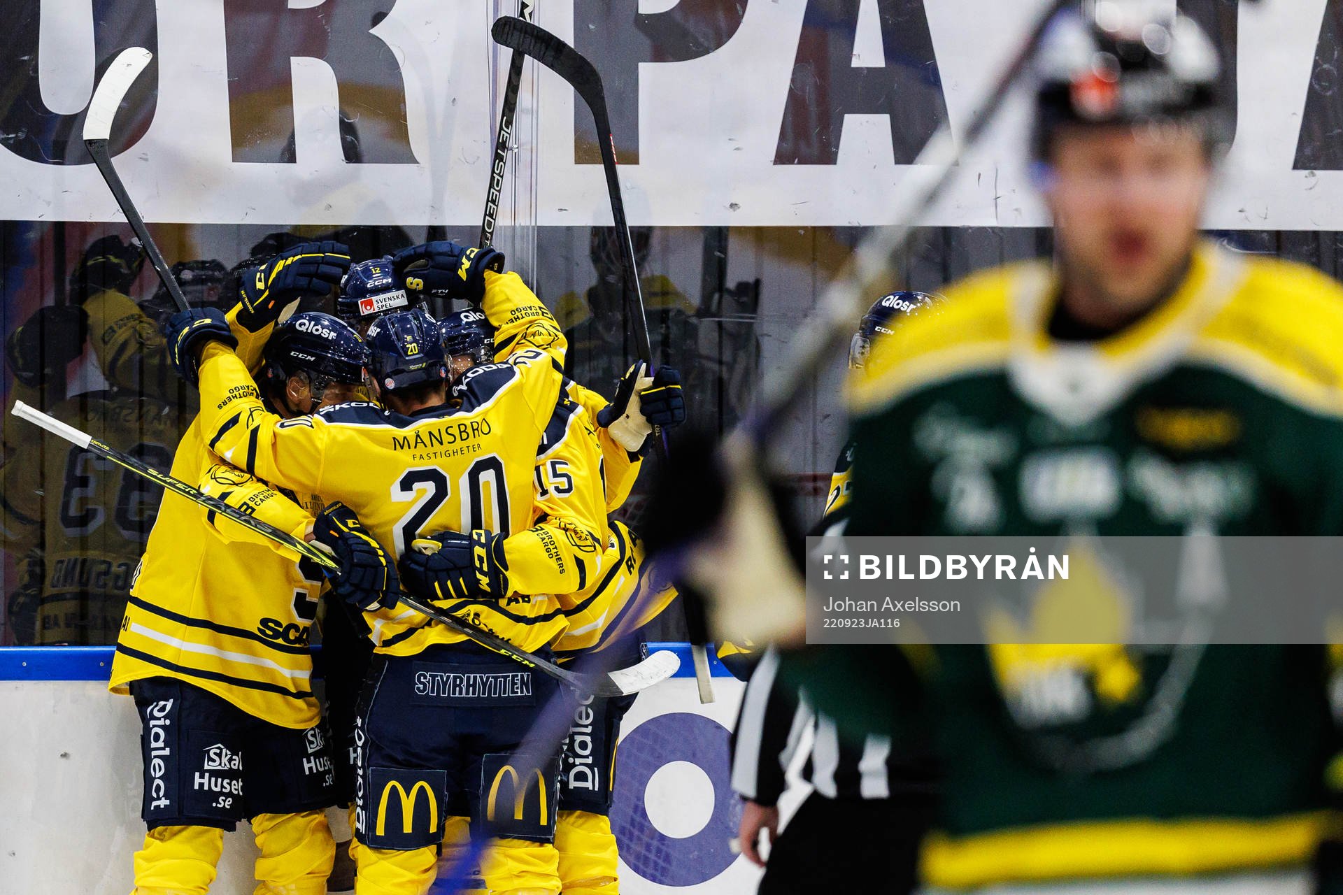 Södertäljes spelare jublar