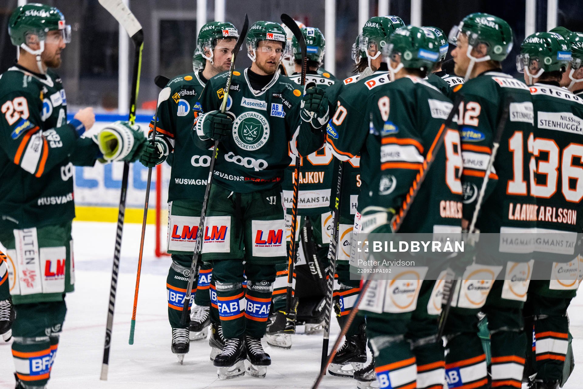 Kristianstads Viktor Grahn jublar med lagkamrater