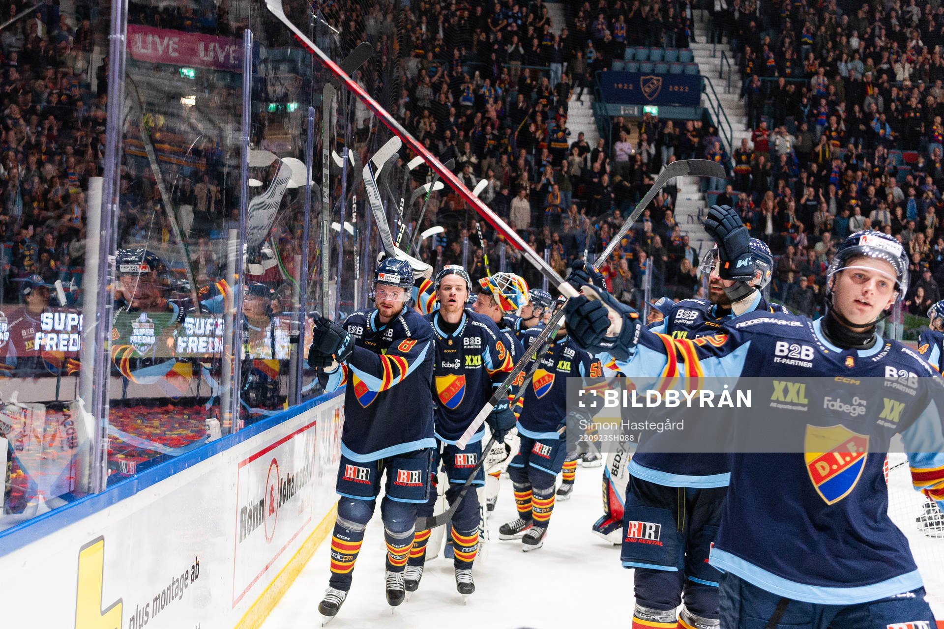Djurgårdens Linus Arnesson och Daniel Brodin jublar