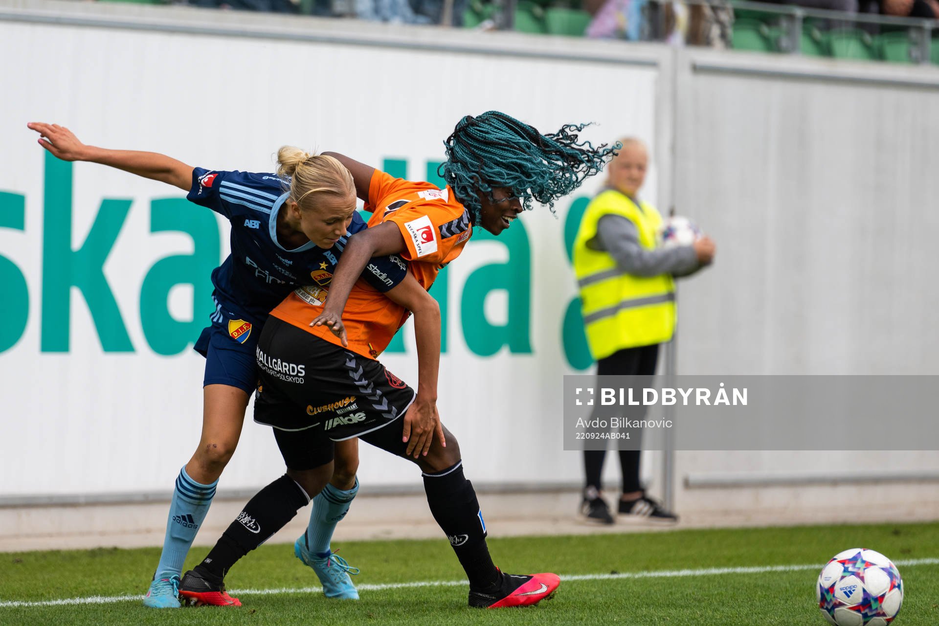 Kristianstads Easther Mayi Kith och Djurgårdens Sara Lilja