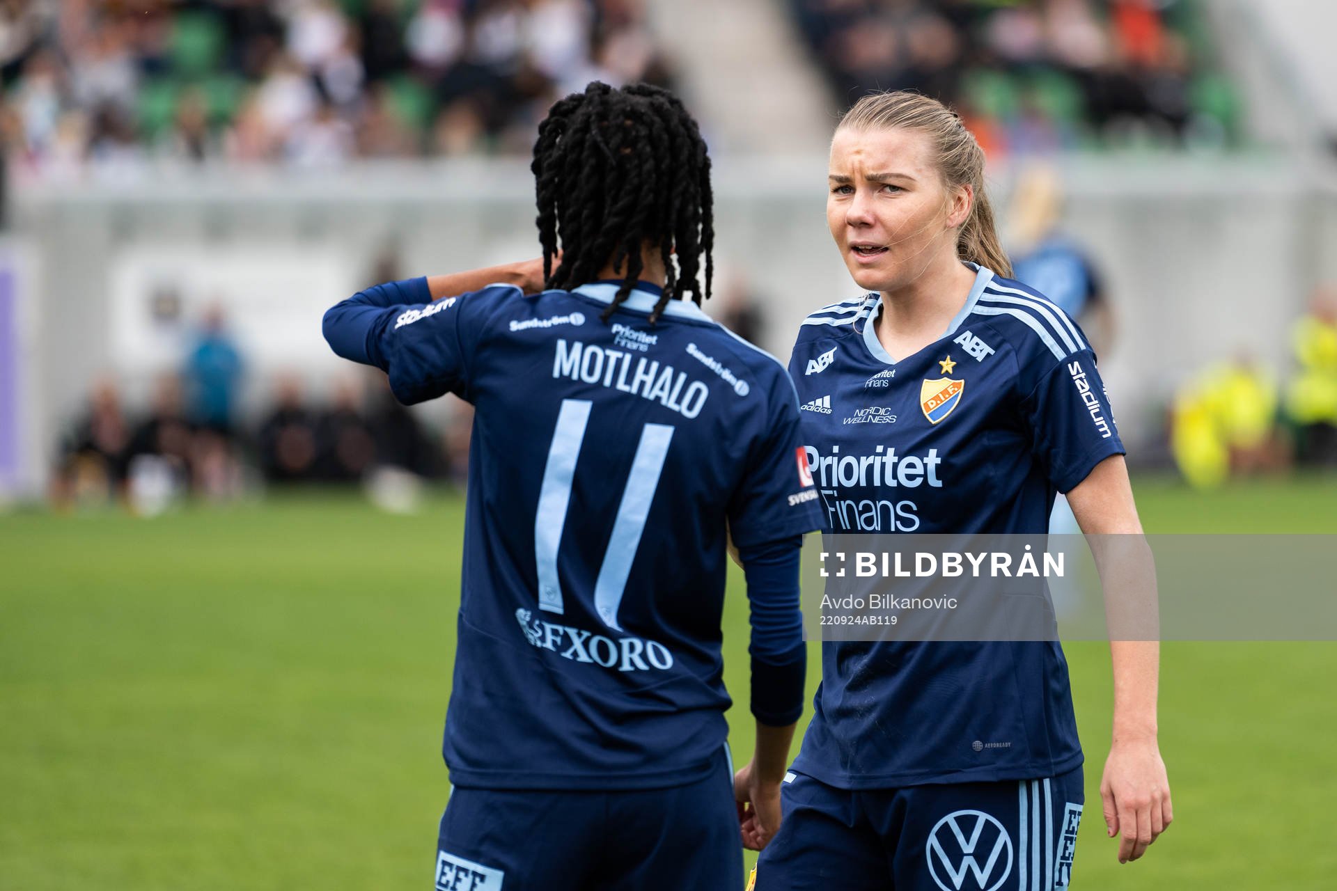 Djurgårdens Linda Maserame Motlhalo och Ebba Hed