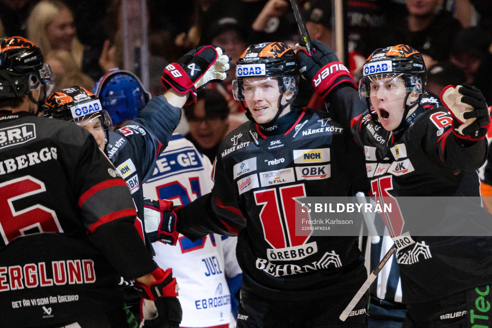 Örebros Robert Leino jublar