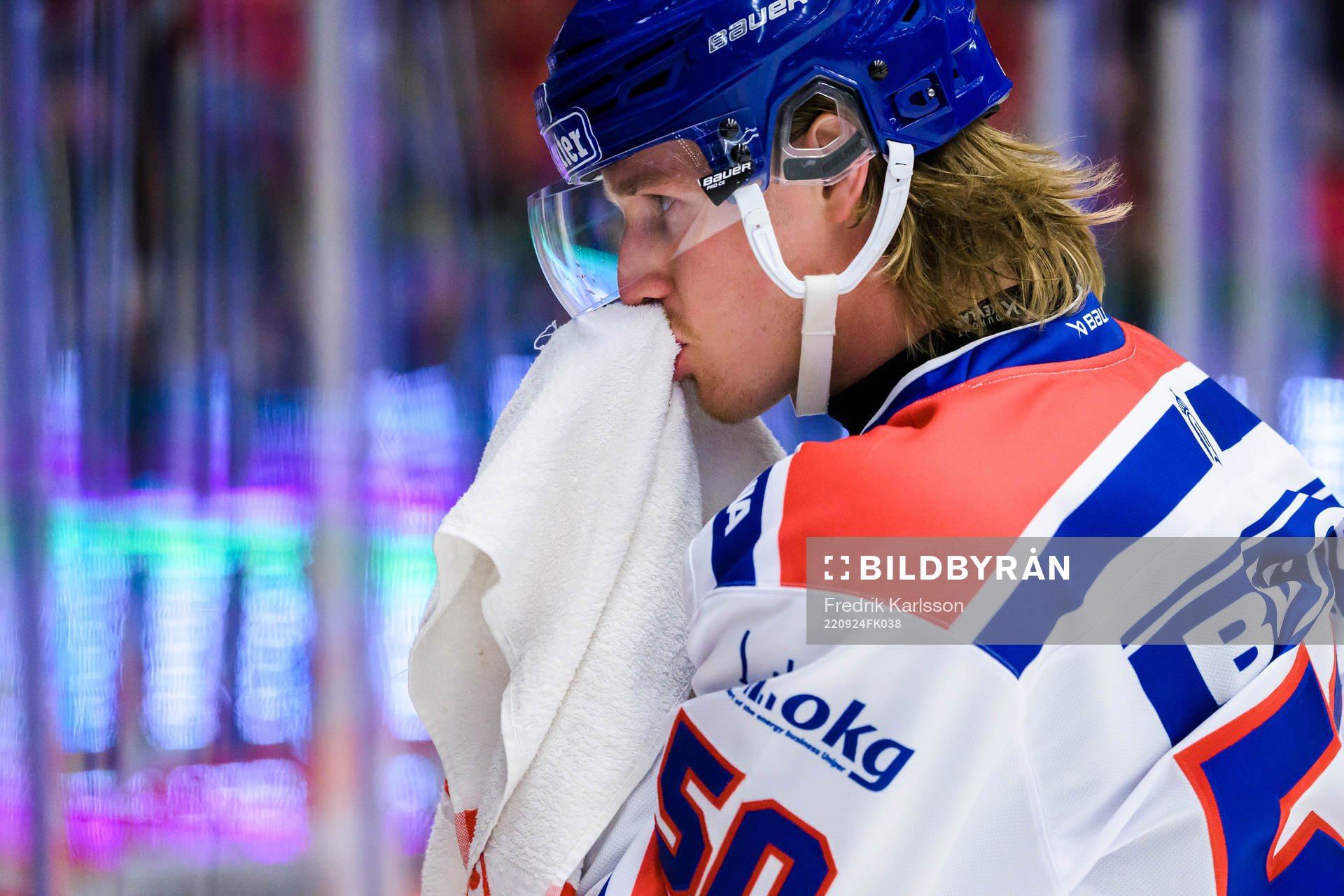 Oskarshamns Juuso Riikola går av isen