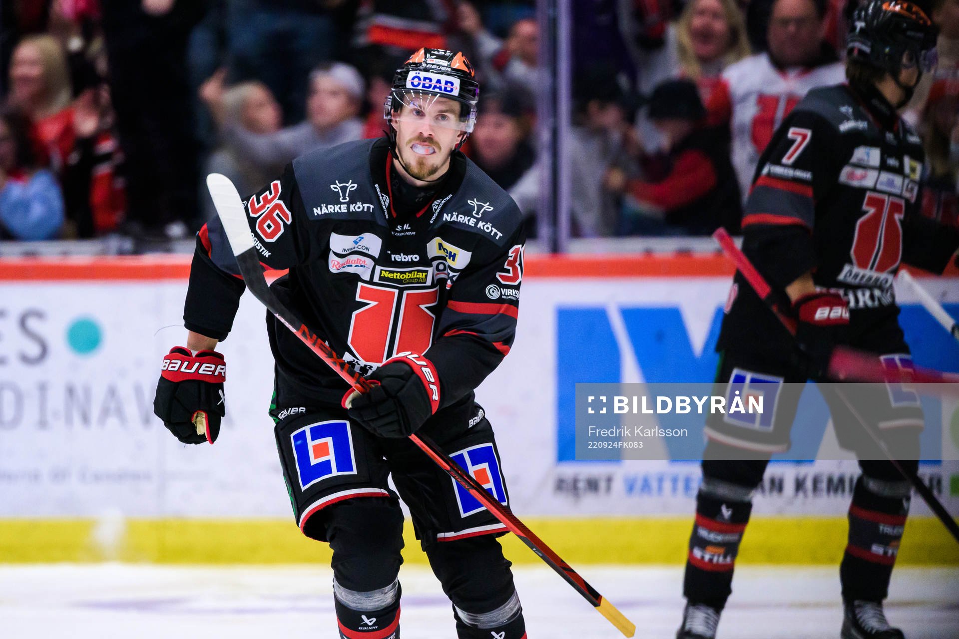 Örebros Emil Larsson jublar