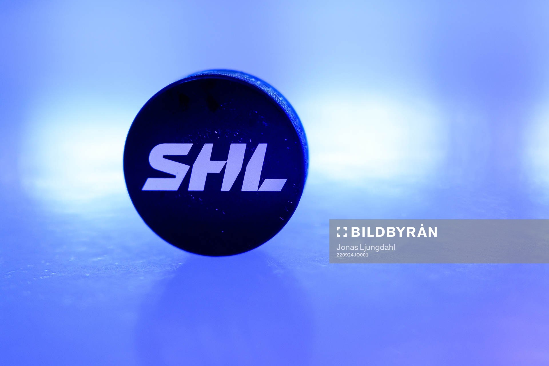 Matchpuck före ishockeymatchen i SHL mellan Växjö och