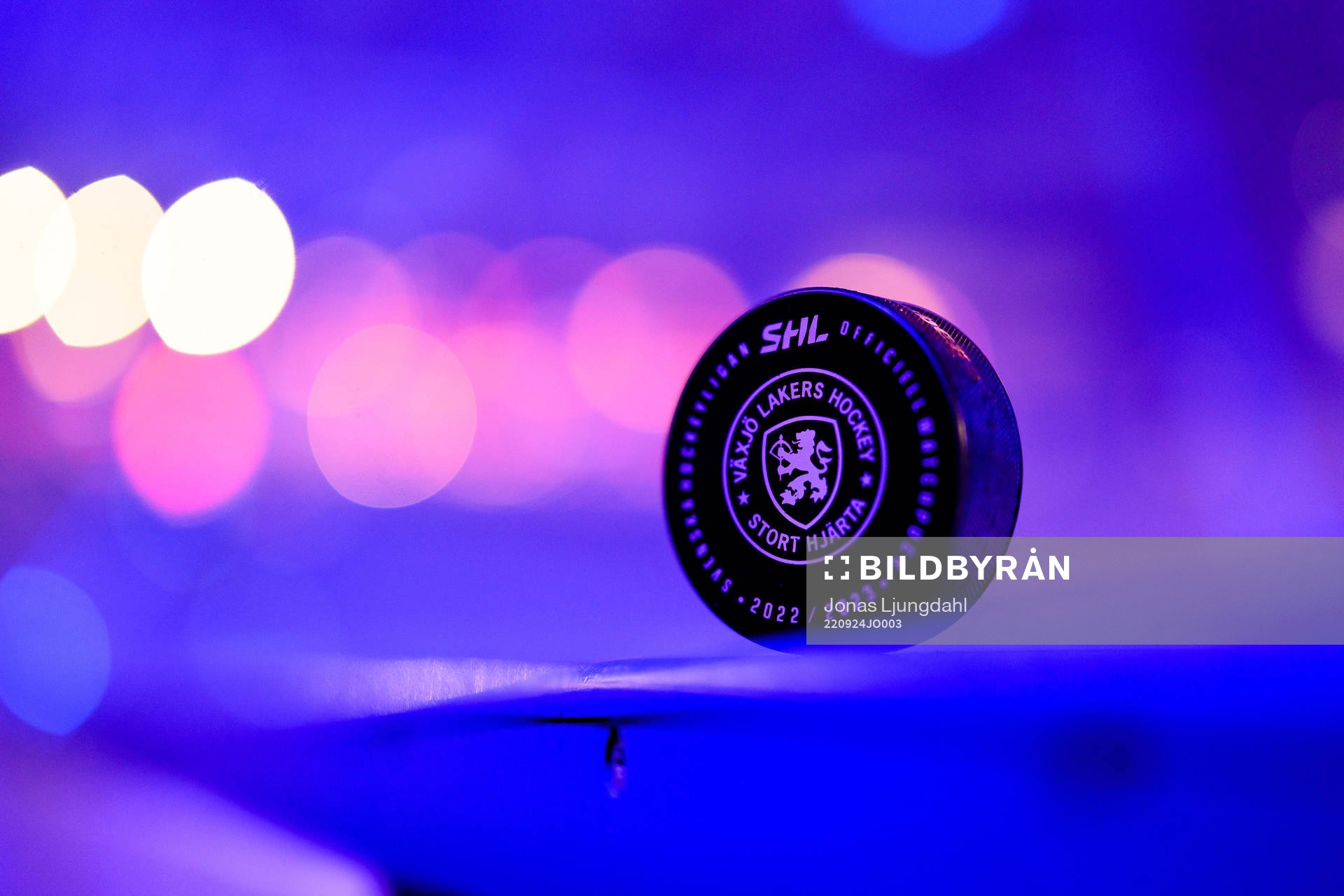 Matchpuck före ishockeymatchen i SHL mellan Växjö och