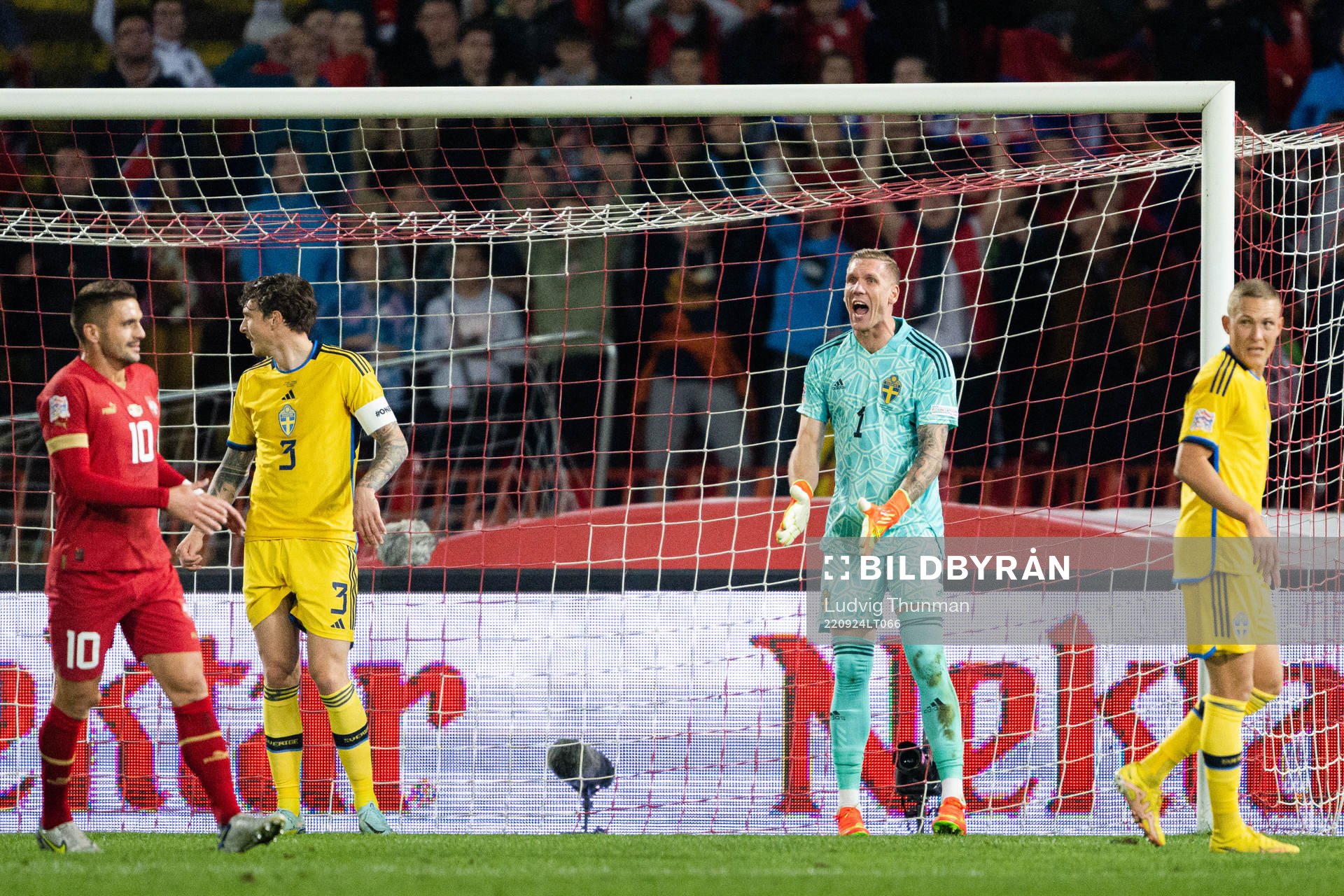 Victor Nilsson Lindelöf , goalkeeper Robin Olsen and