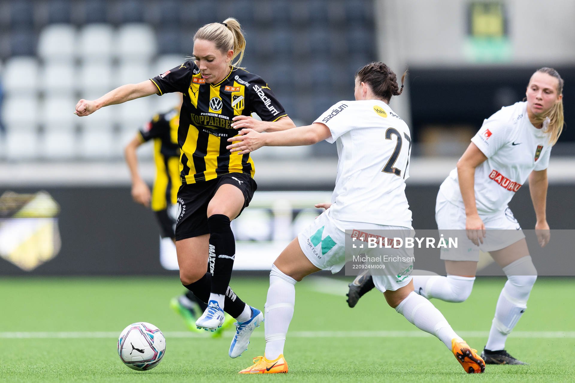 Häckens Elin Rubensson och Brommapojkarnas Frida Boriero