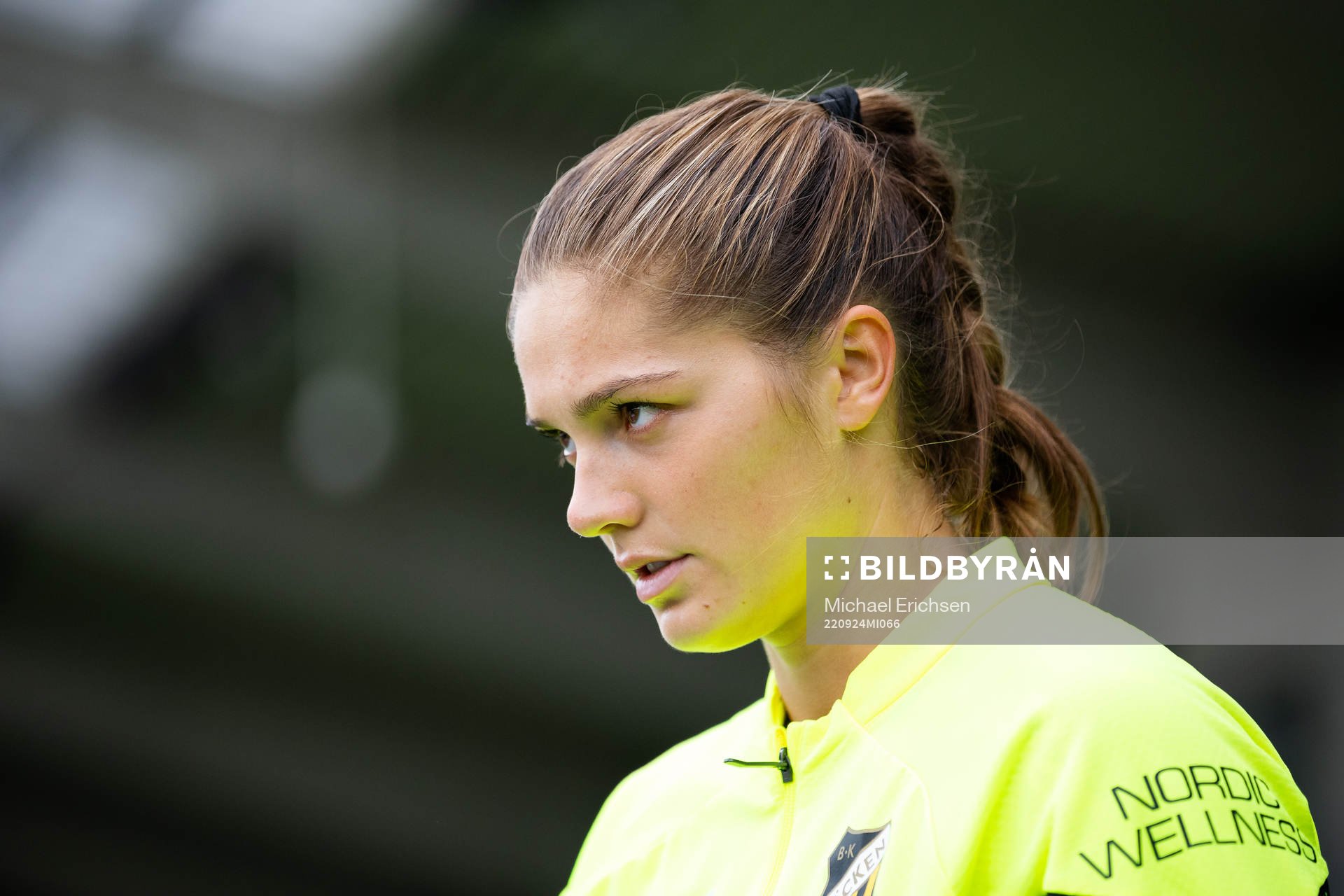 Häckens Mille Gejl Jensen innan fotbollsmatchen i