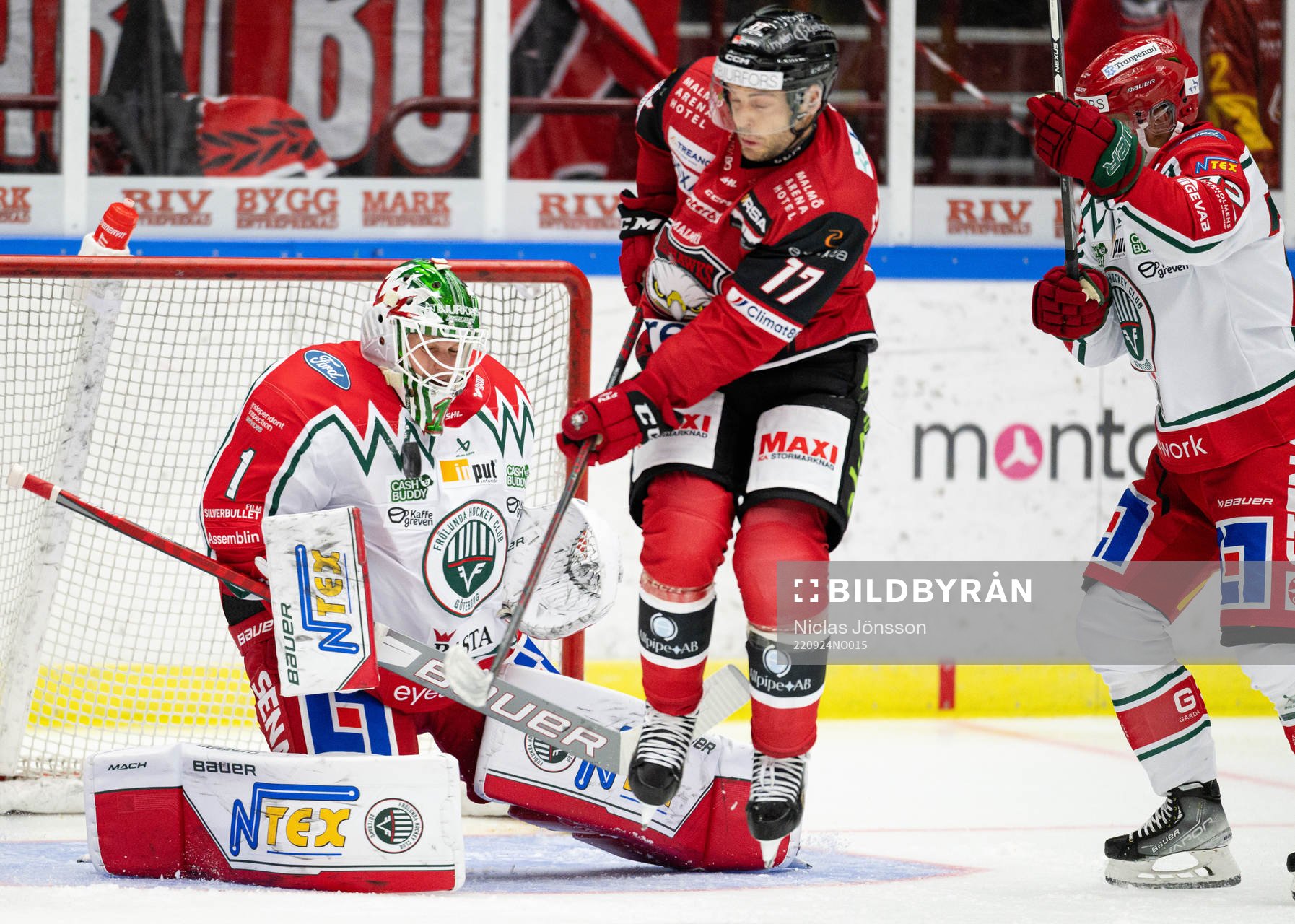 Frölundas målvakt Lars Johansson och Malmö Redhawks