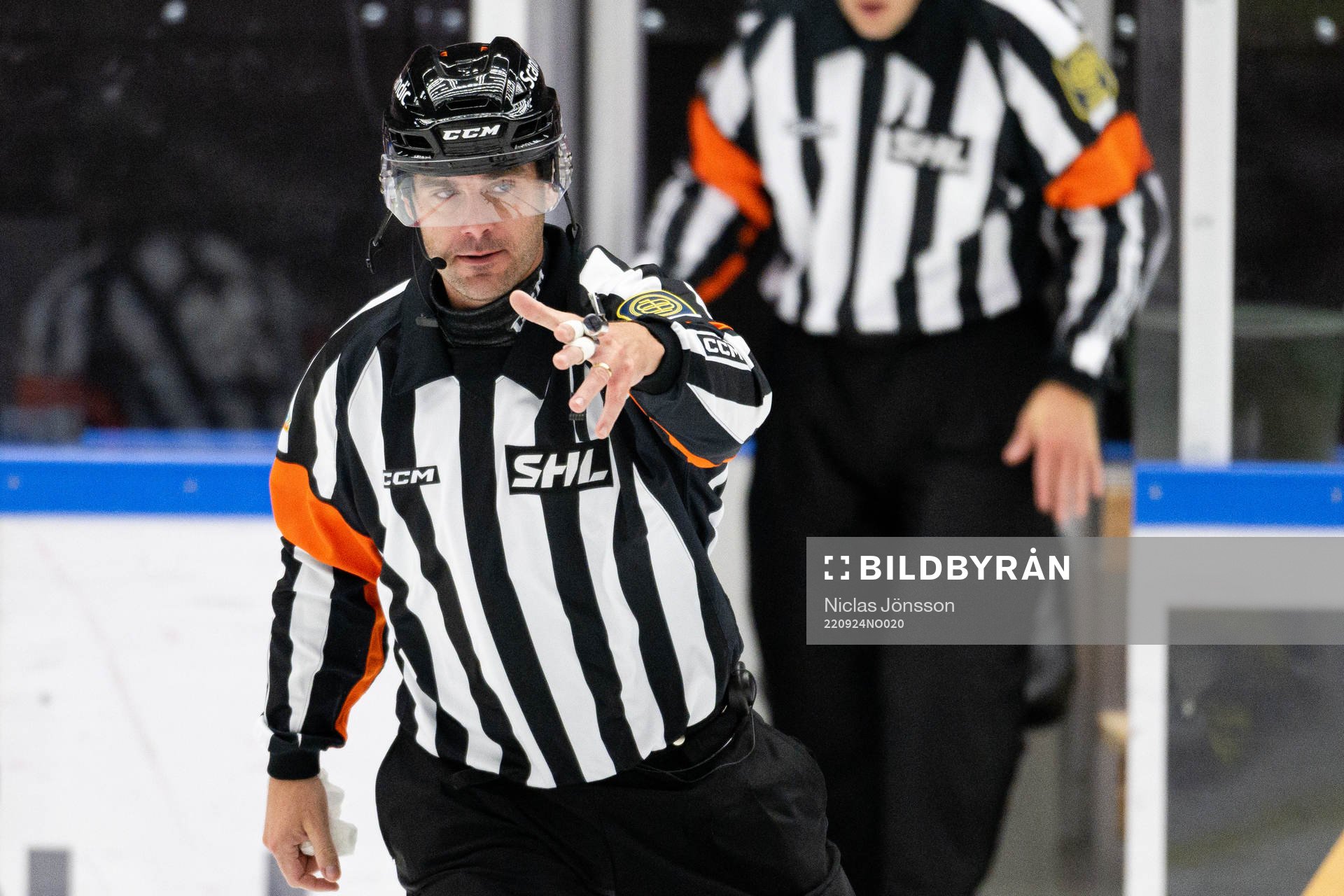 Domare Richard Magnusson godkänner Malmö Redhawks 1-0 mål