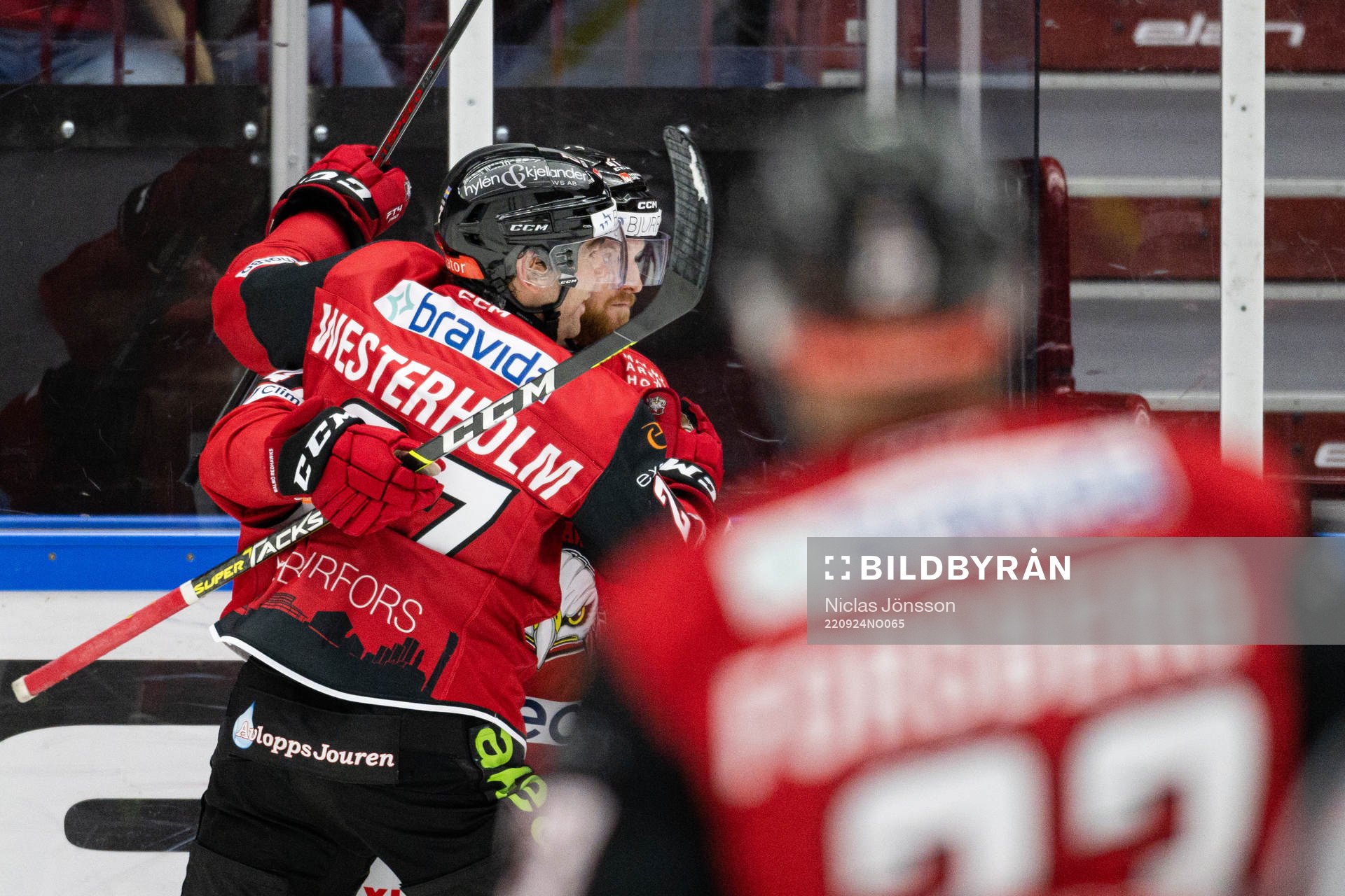 Malmö Redhawks Ponthus Westerholm och Joakim Ryan jublar