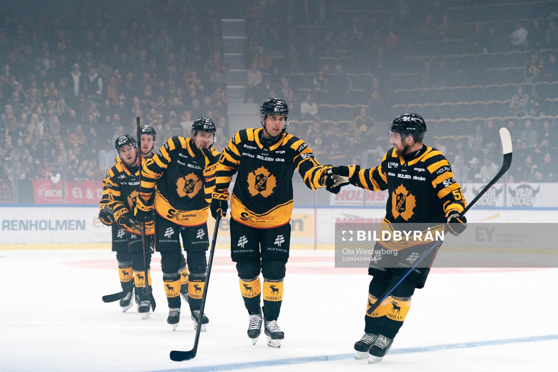 Skellefteås Joakim Lindström jublar