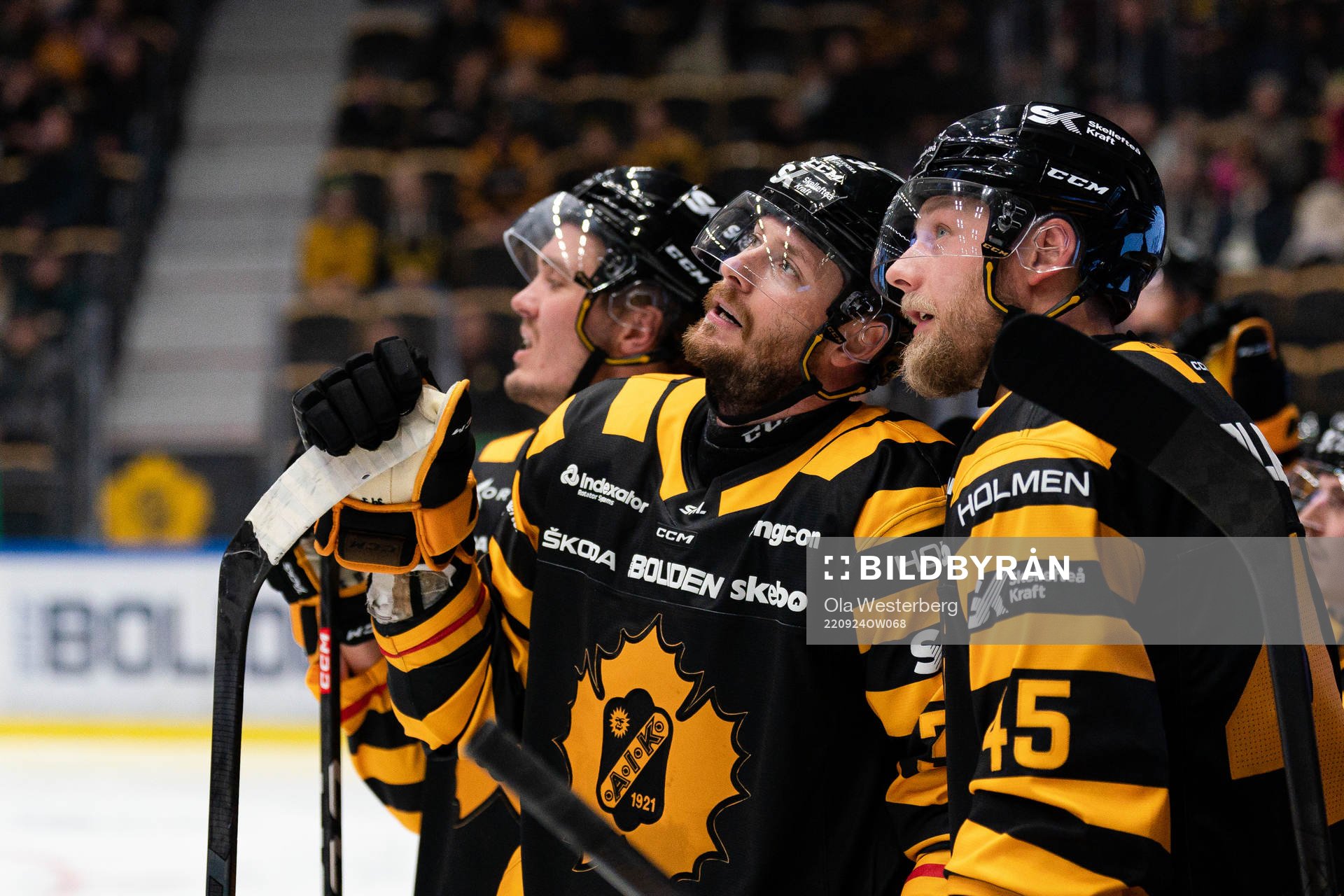 Skellefteås Tom Kühnhackl och Oscar Möller jublar